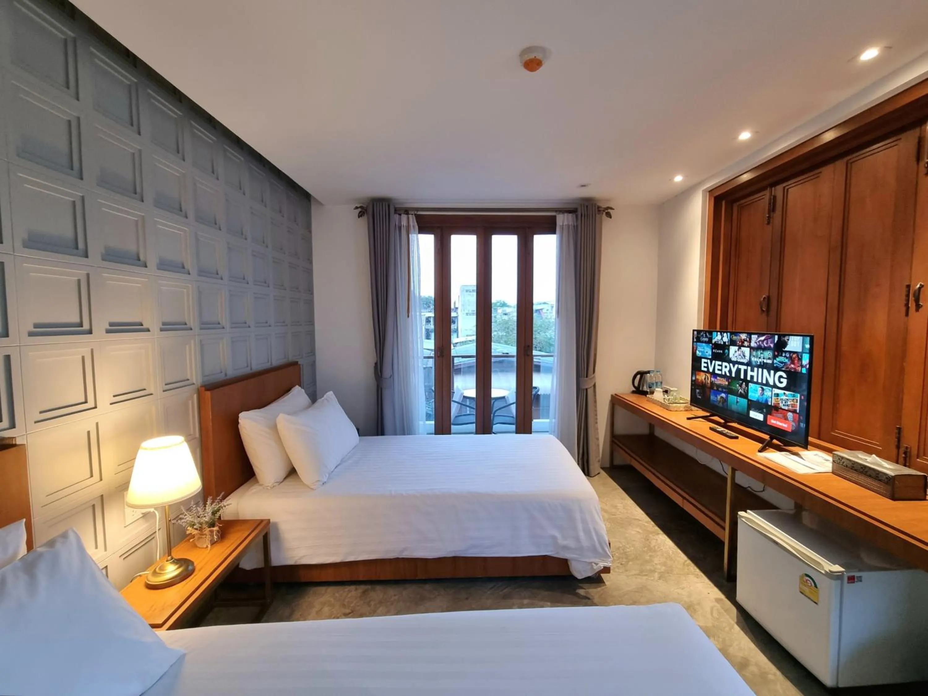 Deluxe Twin Room in Vali Villa Bangkok