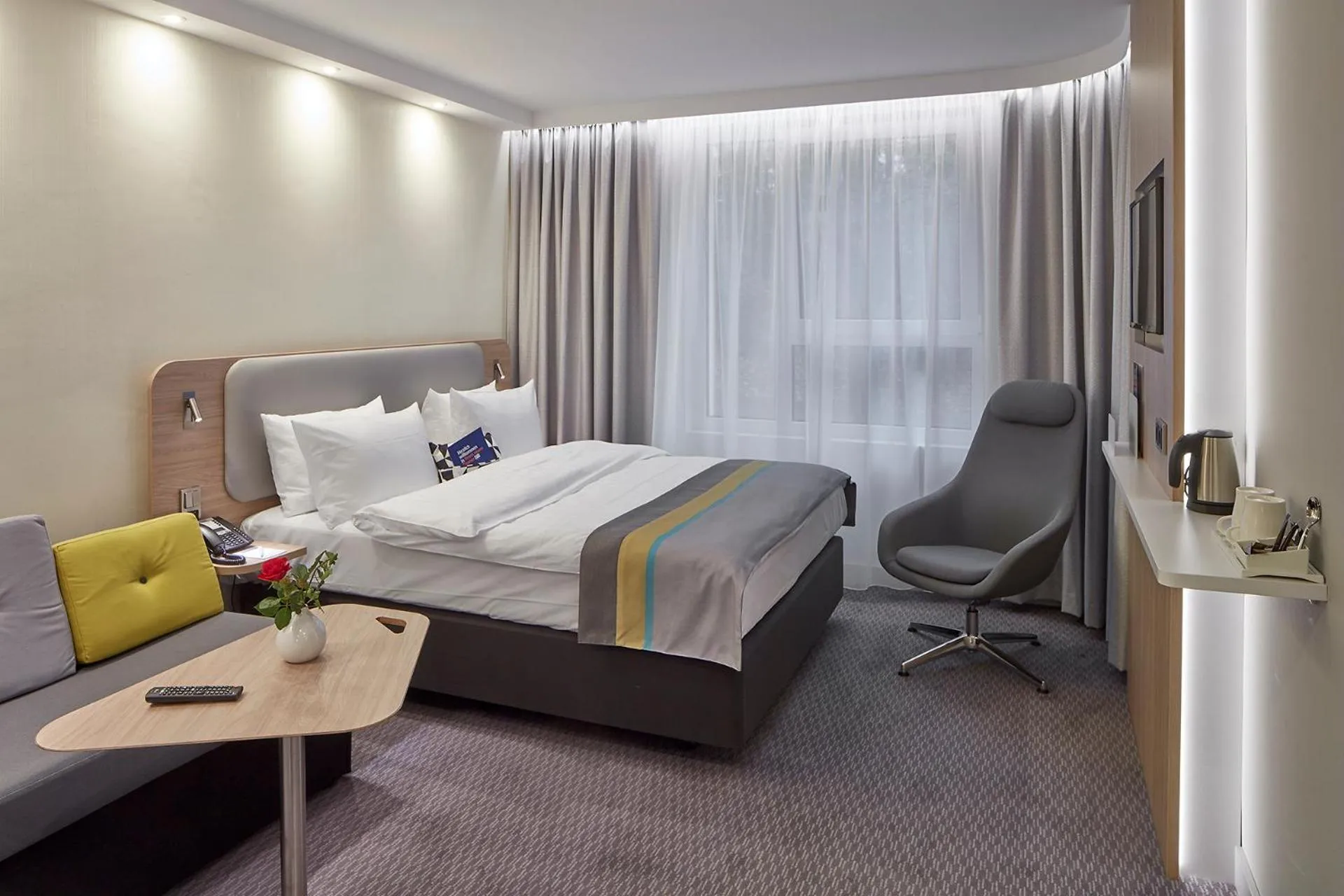 Standard Queen Room with Single Sofa Bed in Holiday Inn Express - Merzig by IHG