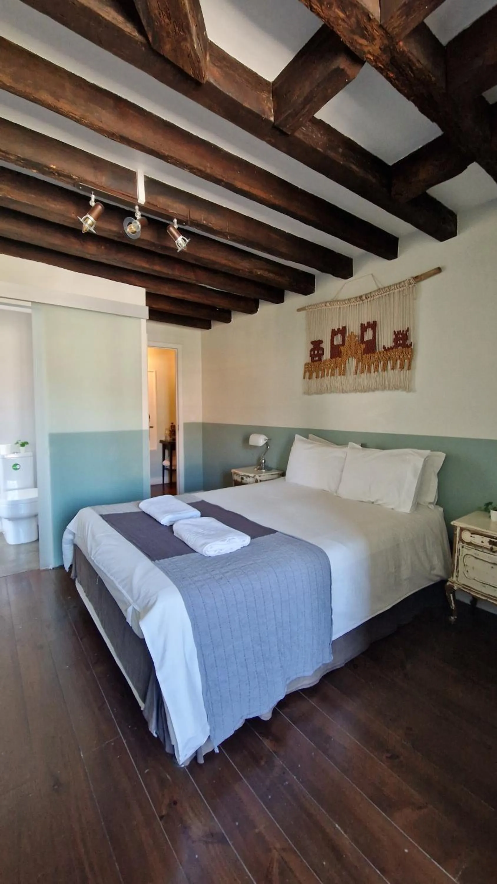 Deluxe Double Room with private bathroom and Castle View in Rossio Hostel