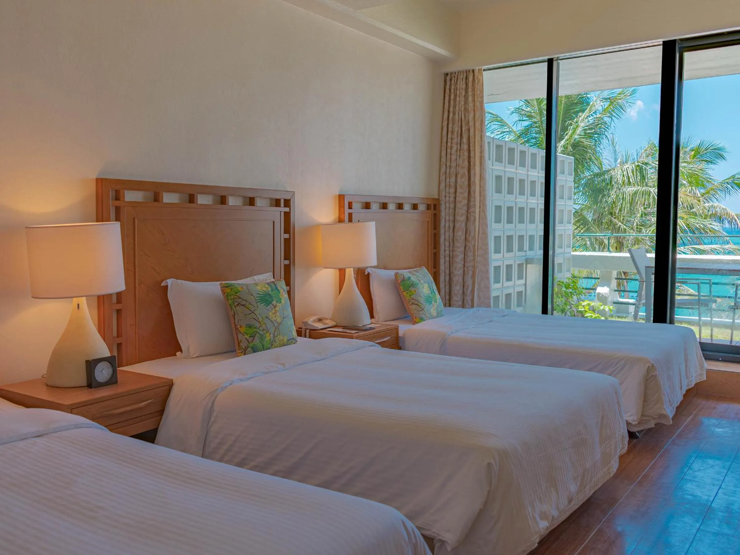 Club Deluxe Room with Ocean View and Lounge Access - single occupancy - Non-Smoking in The Moon Beach Museum Resort