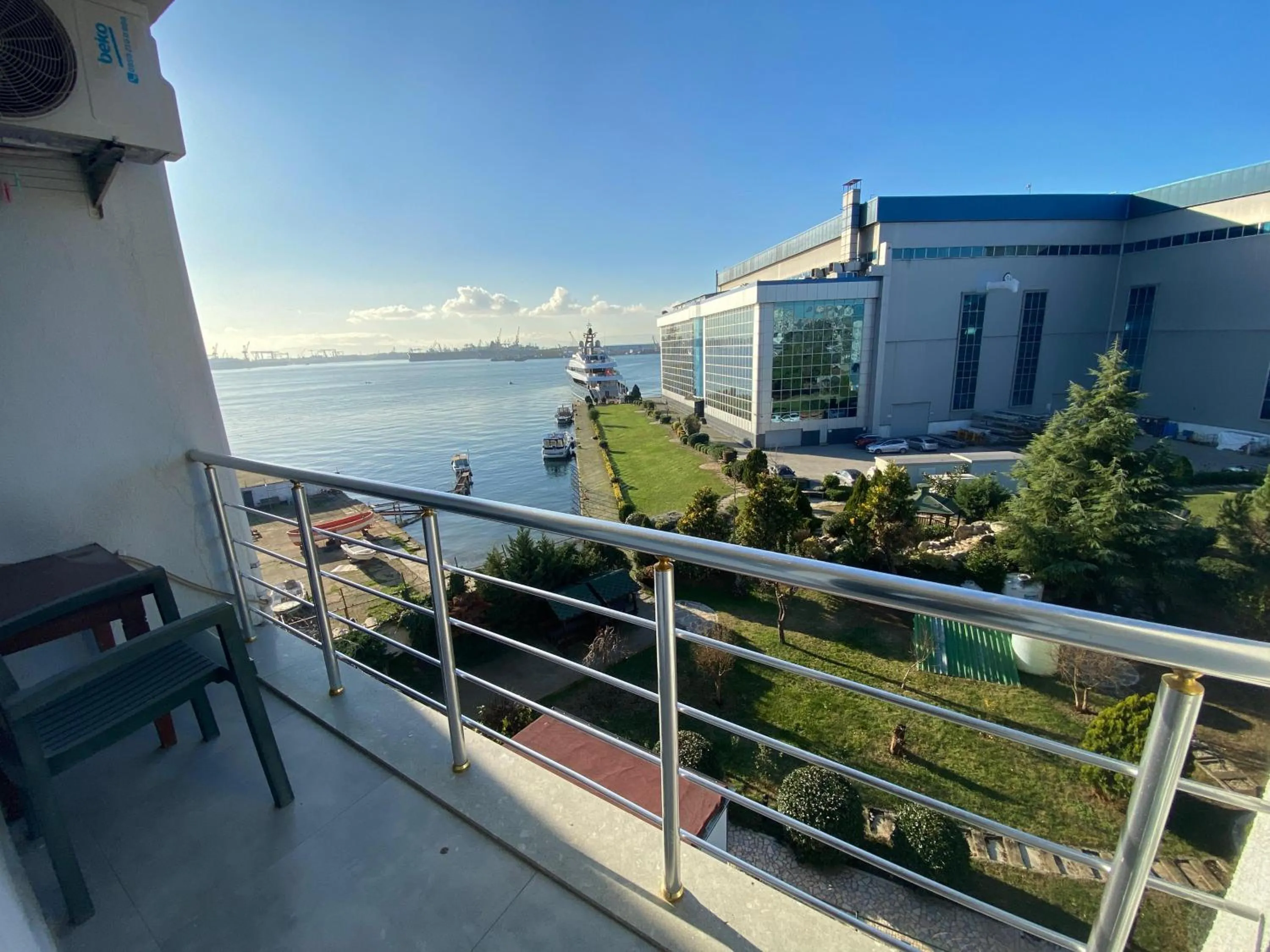 Superior Triple Room with Sea View in Sahil Hotel Pendik