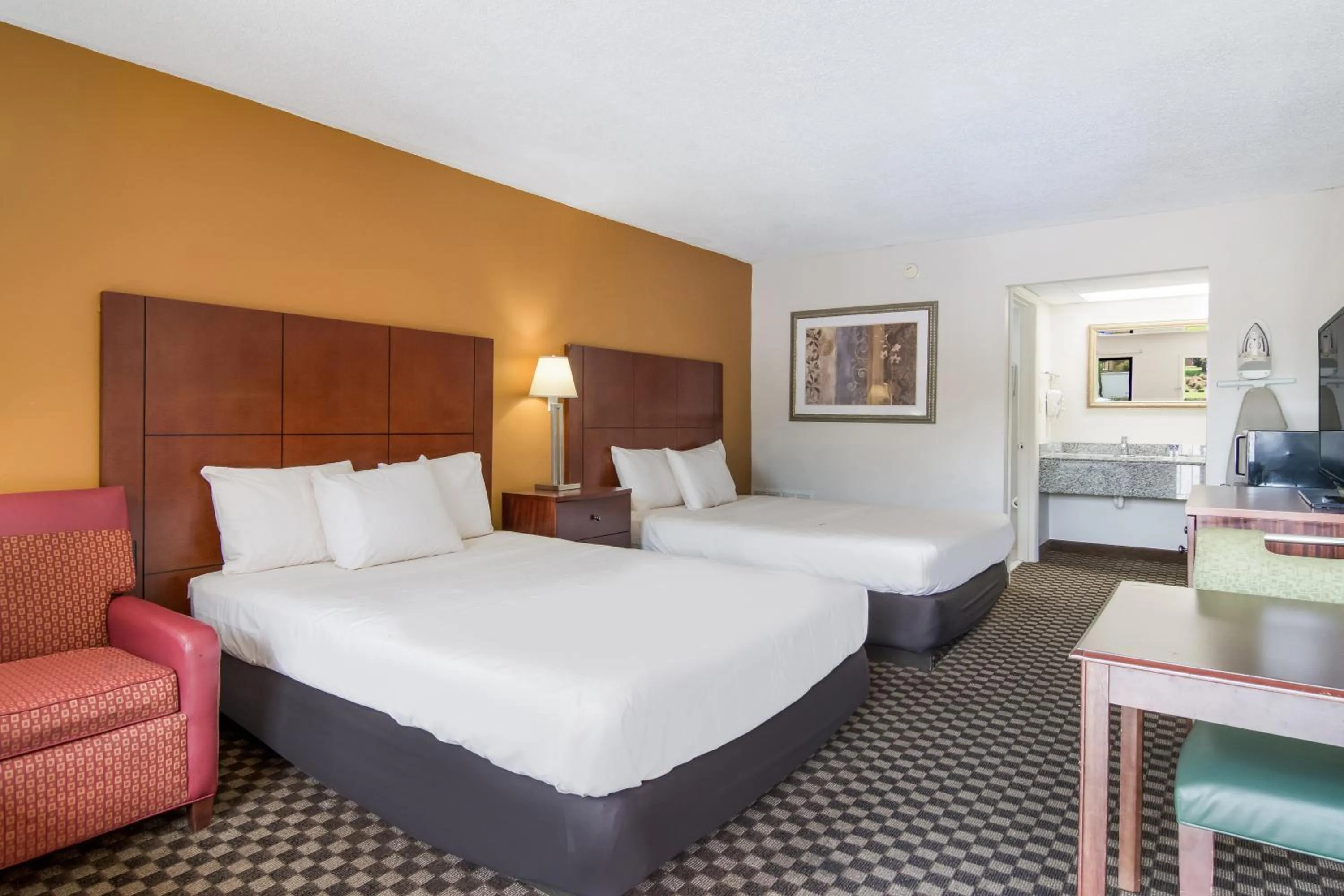 Queen Room in Americas Best Value Inn Wadesboro