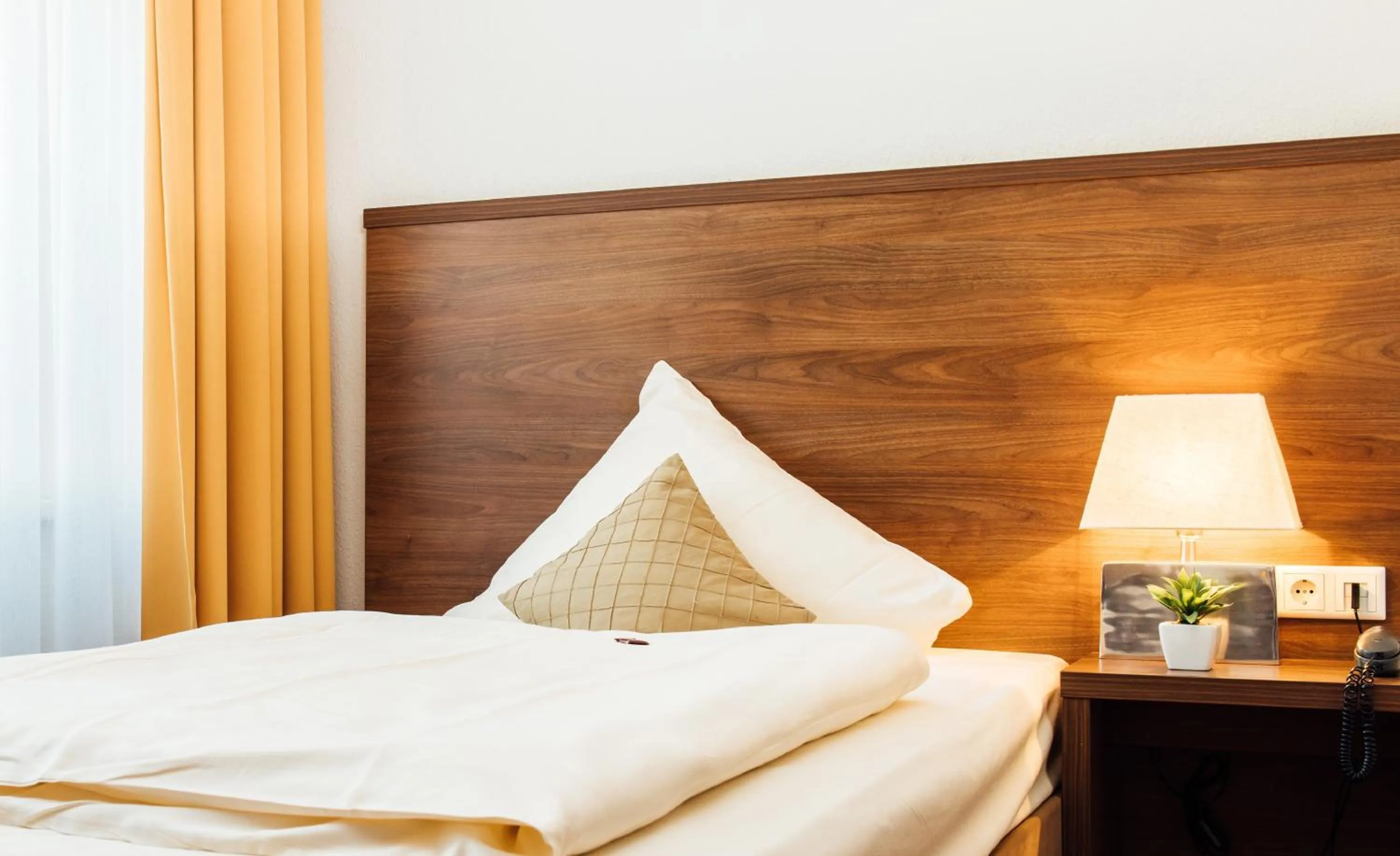 Standard Single Room in Arcade Hotel