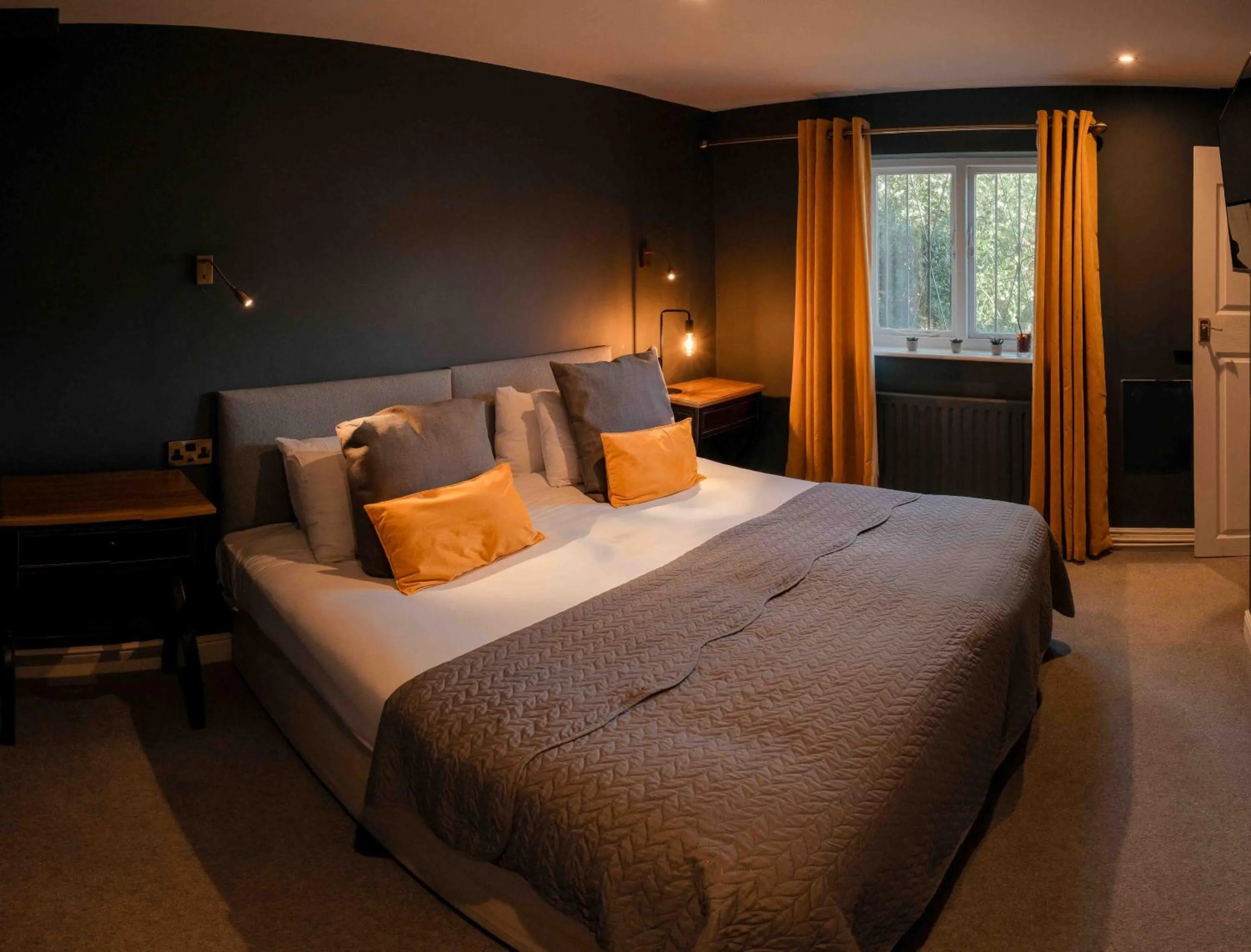 Riverside Deluxe Twin in The Bridge