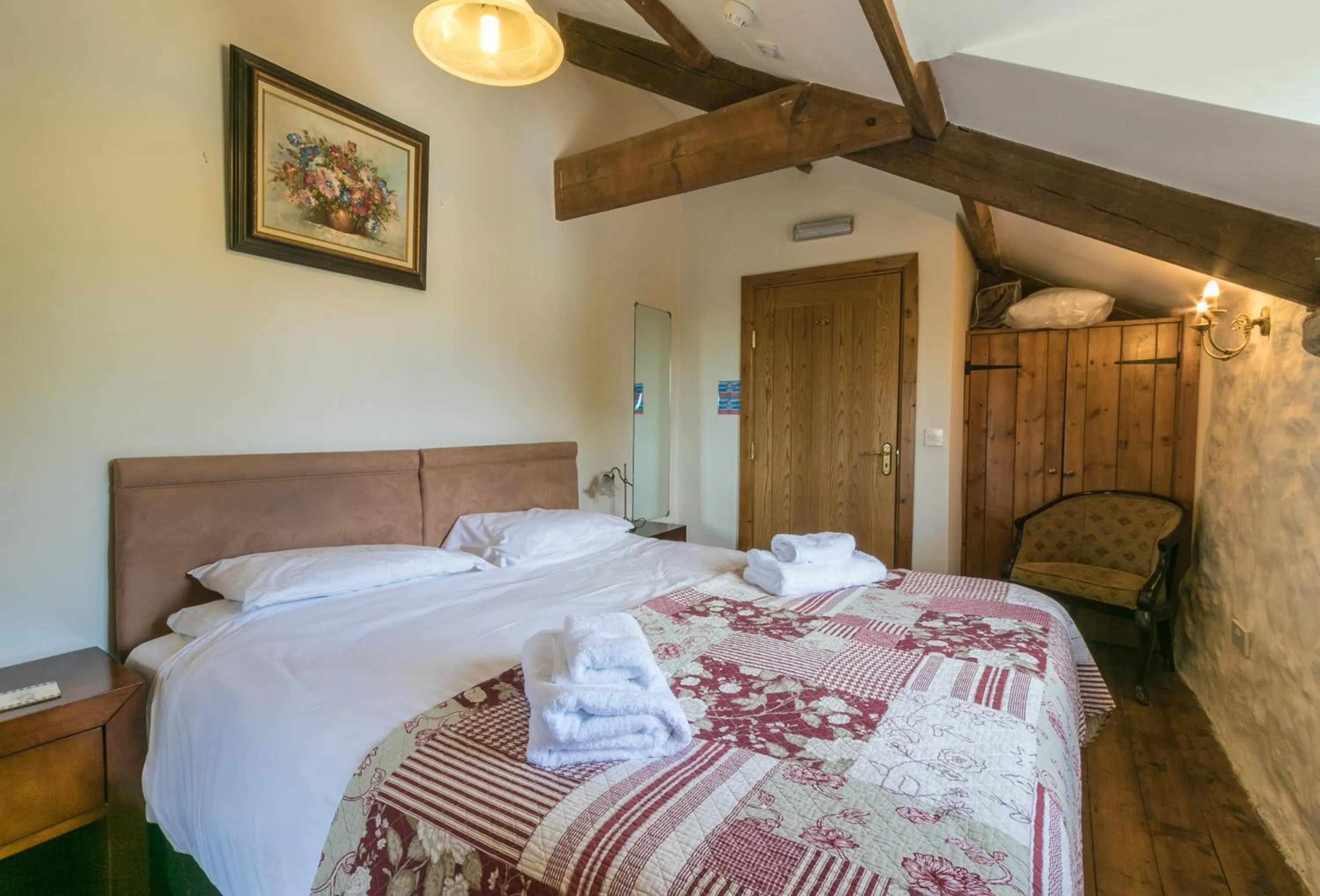 Large Double or Twin Room in The Barn B&B