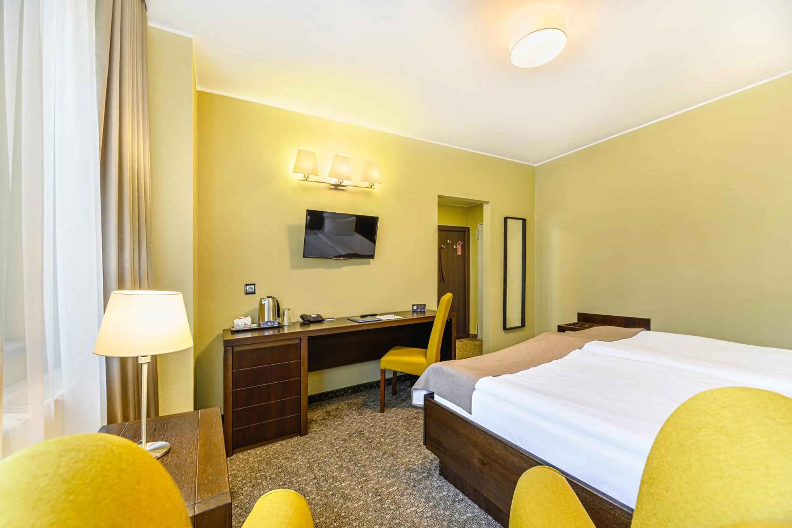 Business Double 3* - single occupancy in Vega Hotel