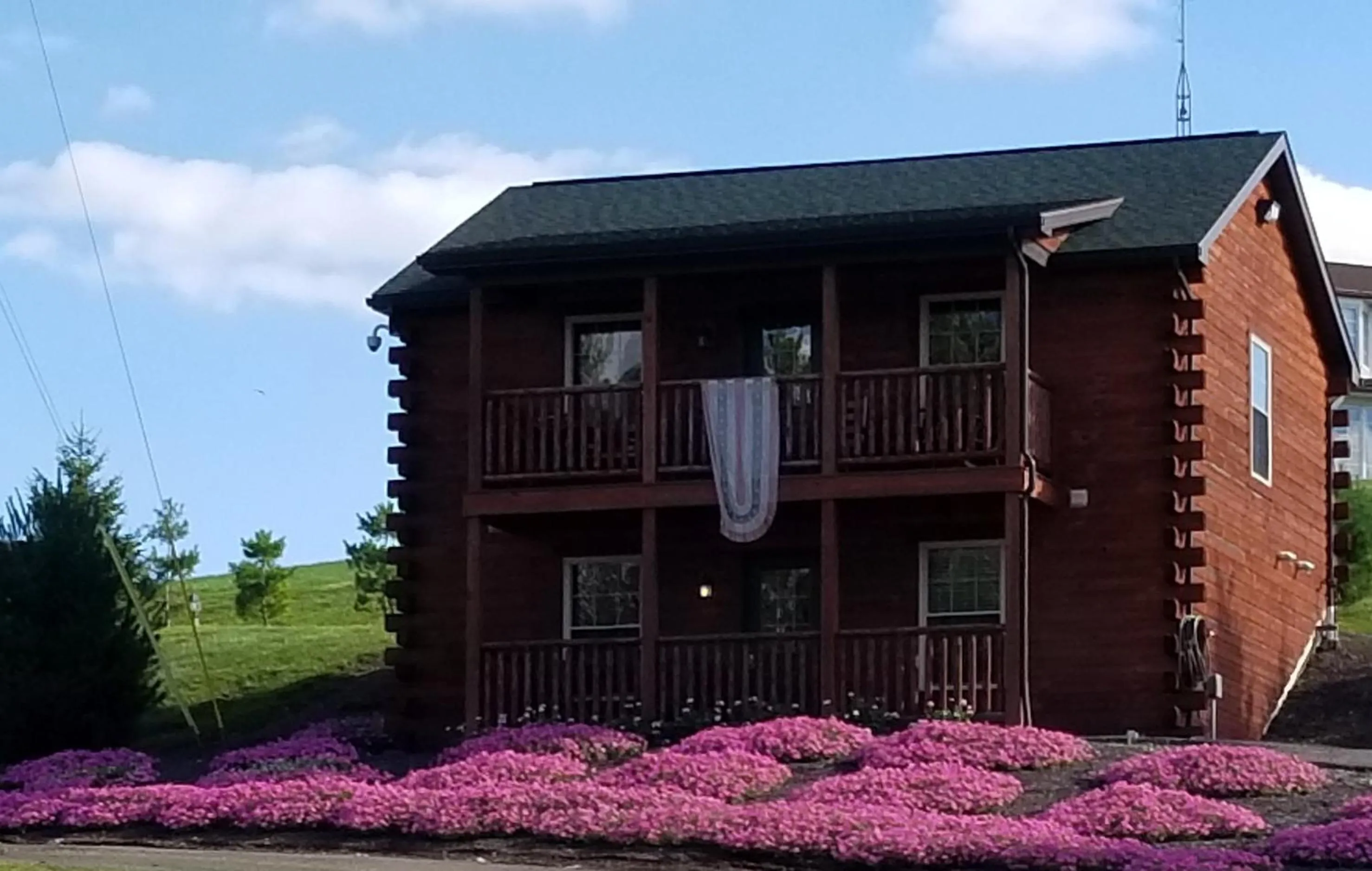 Triple Room with Balcony in Amish Blessings Cabins