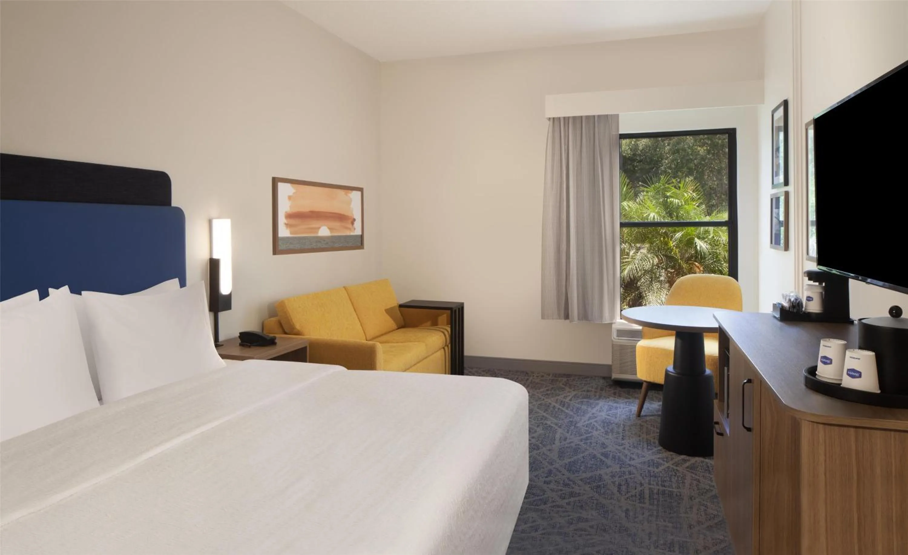 King Room with Sofa Bed and Study - Non-Smoking in Hampton Inn & Suites Tampa-North
