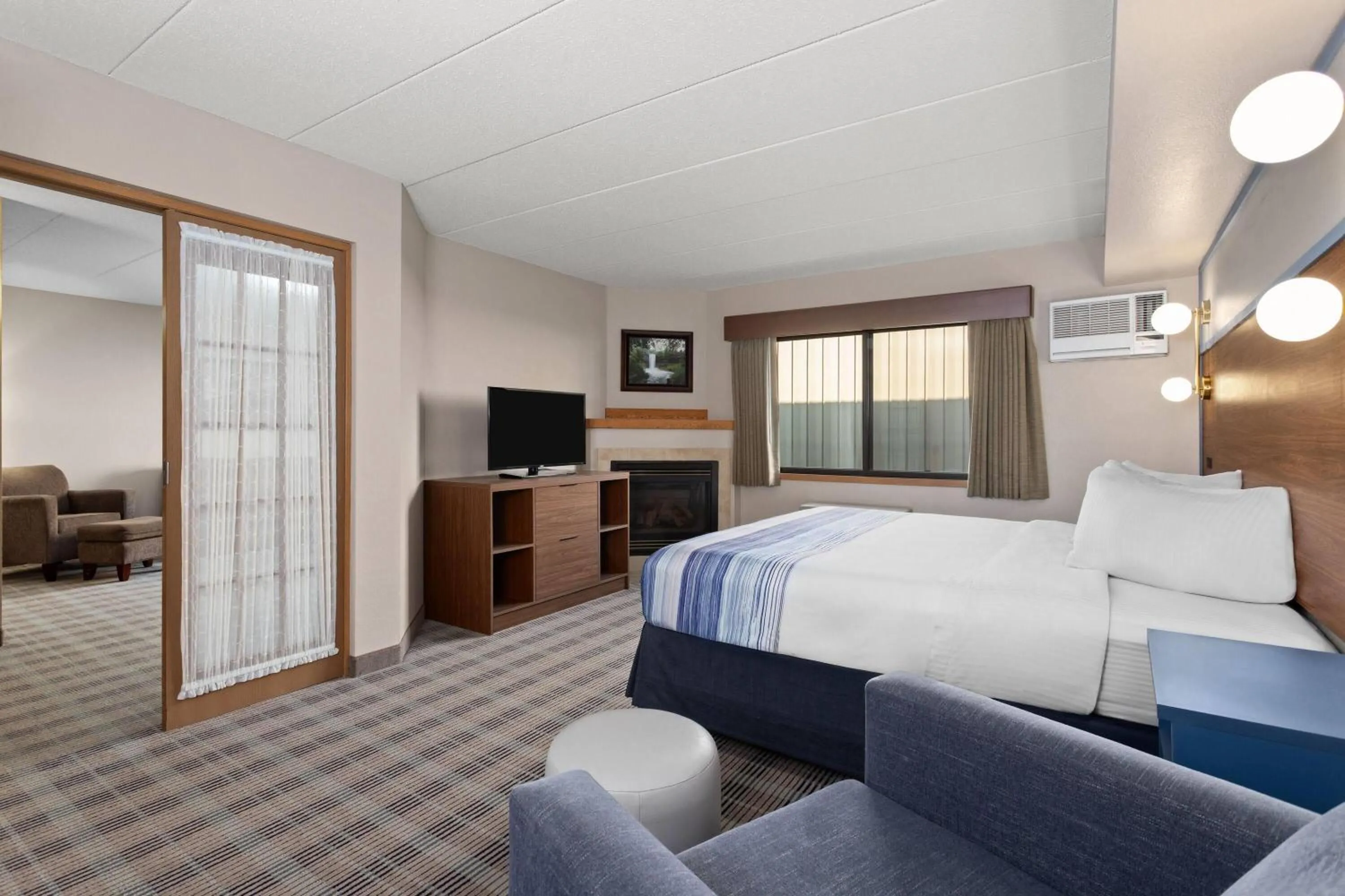 One-Bedroom Suite in AmericInn by Wyndham Roseau