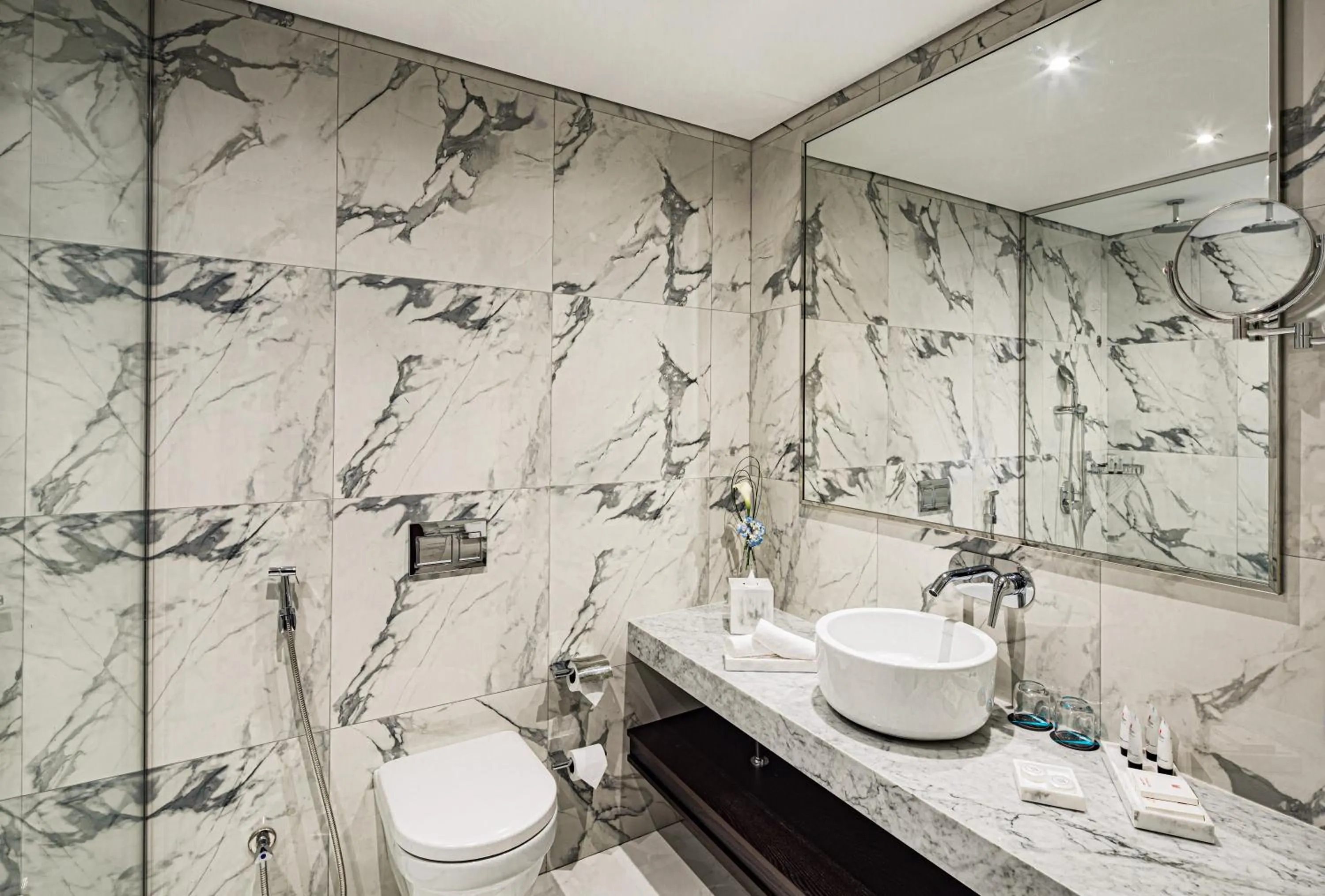 Superior King Room in Millennium Place Dubai Marina