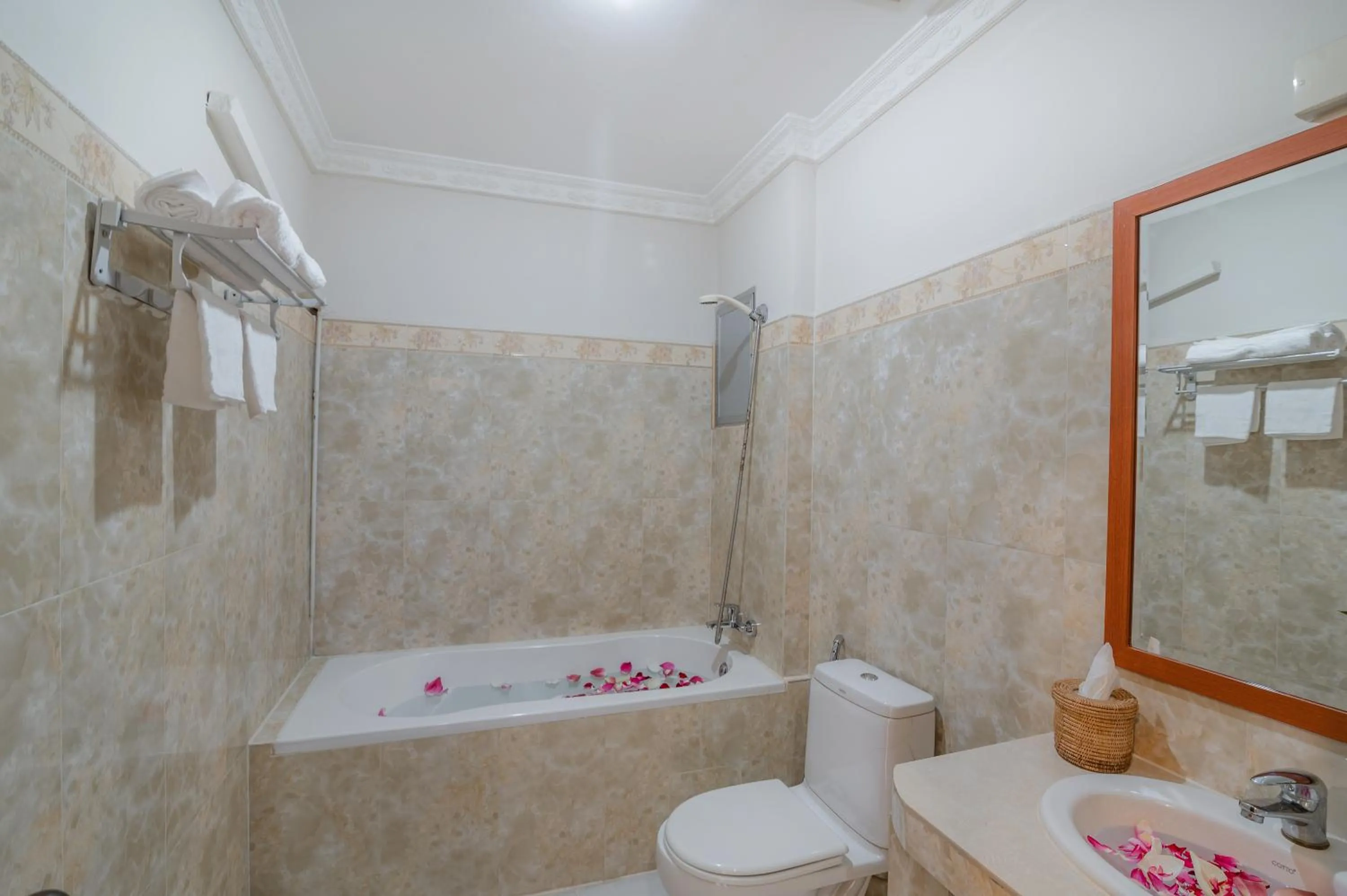 Deluxe Double Room in Sinaka Angkor Hotel