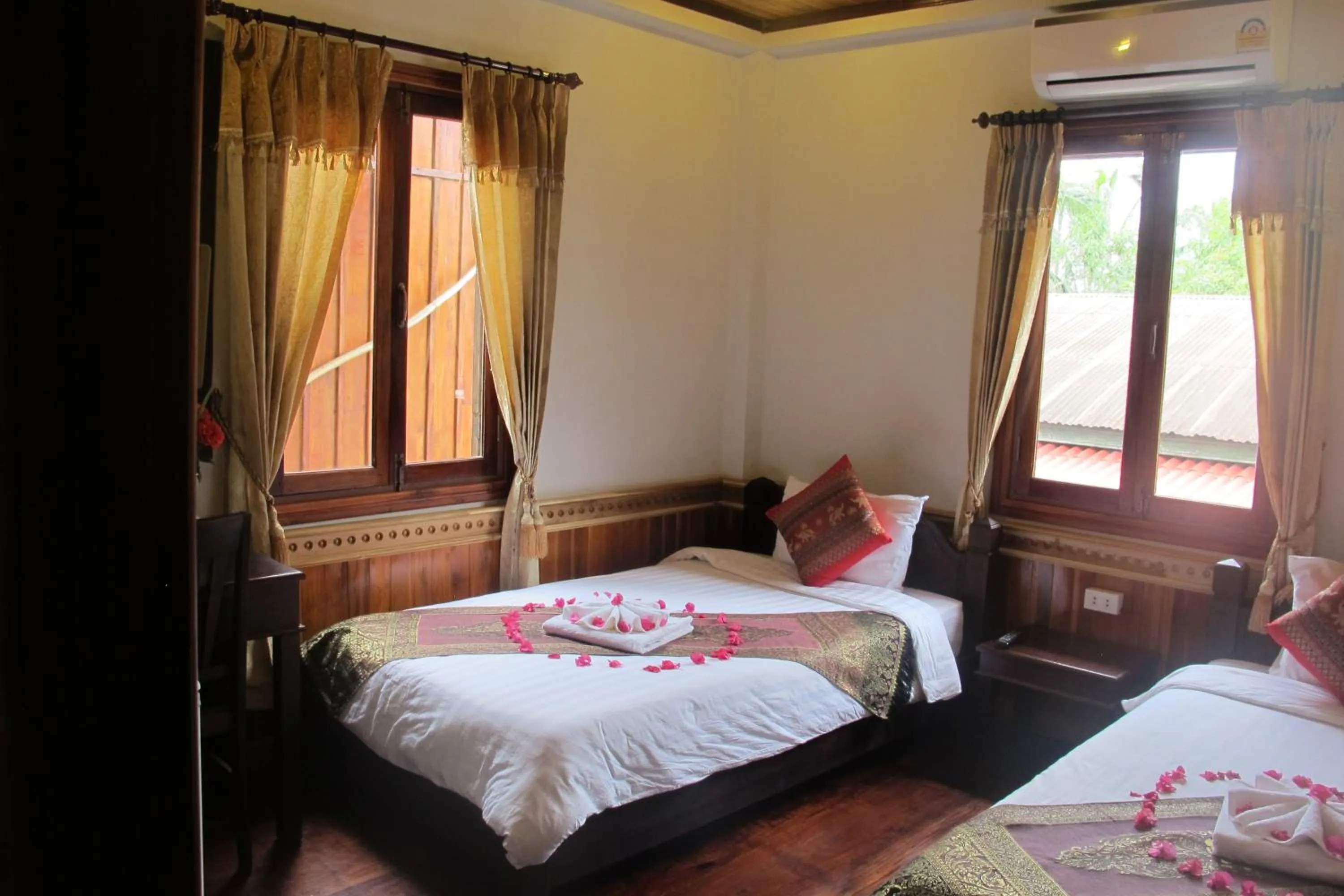 Superior Twin Room in Golden Lotus Place