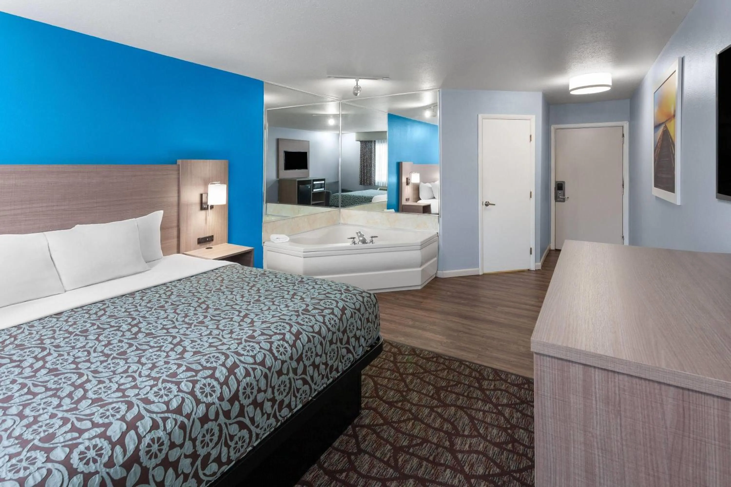 Deluxe King Room - Non-Smoking in Baymont by Wyndham Manistee