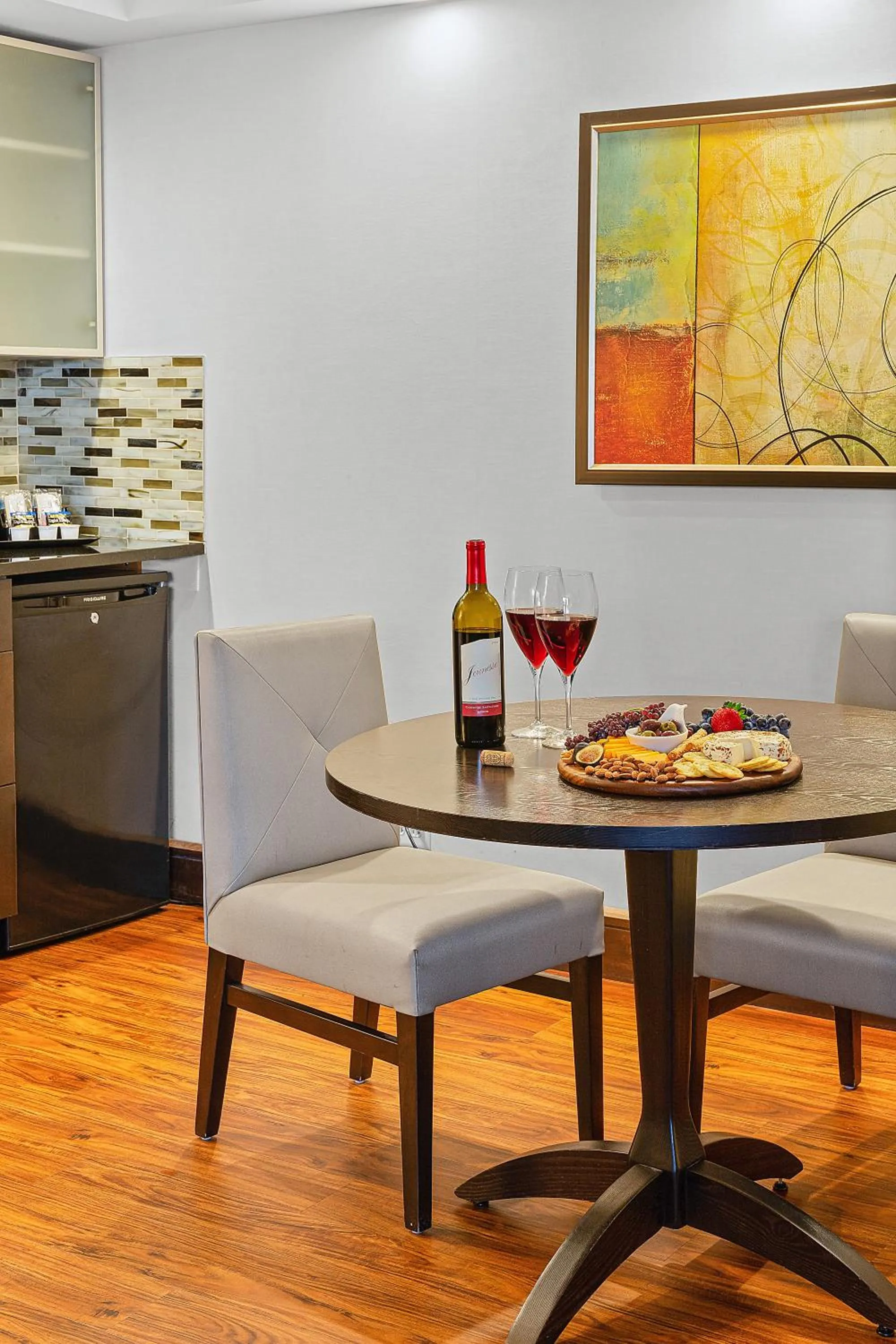 Suite with Hot Tub - single occupancy in The Armon Stamford Hotel & Conference Center