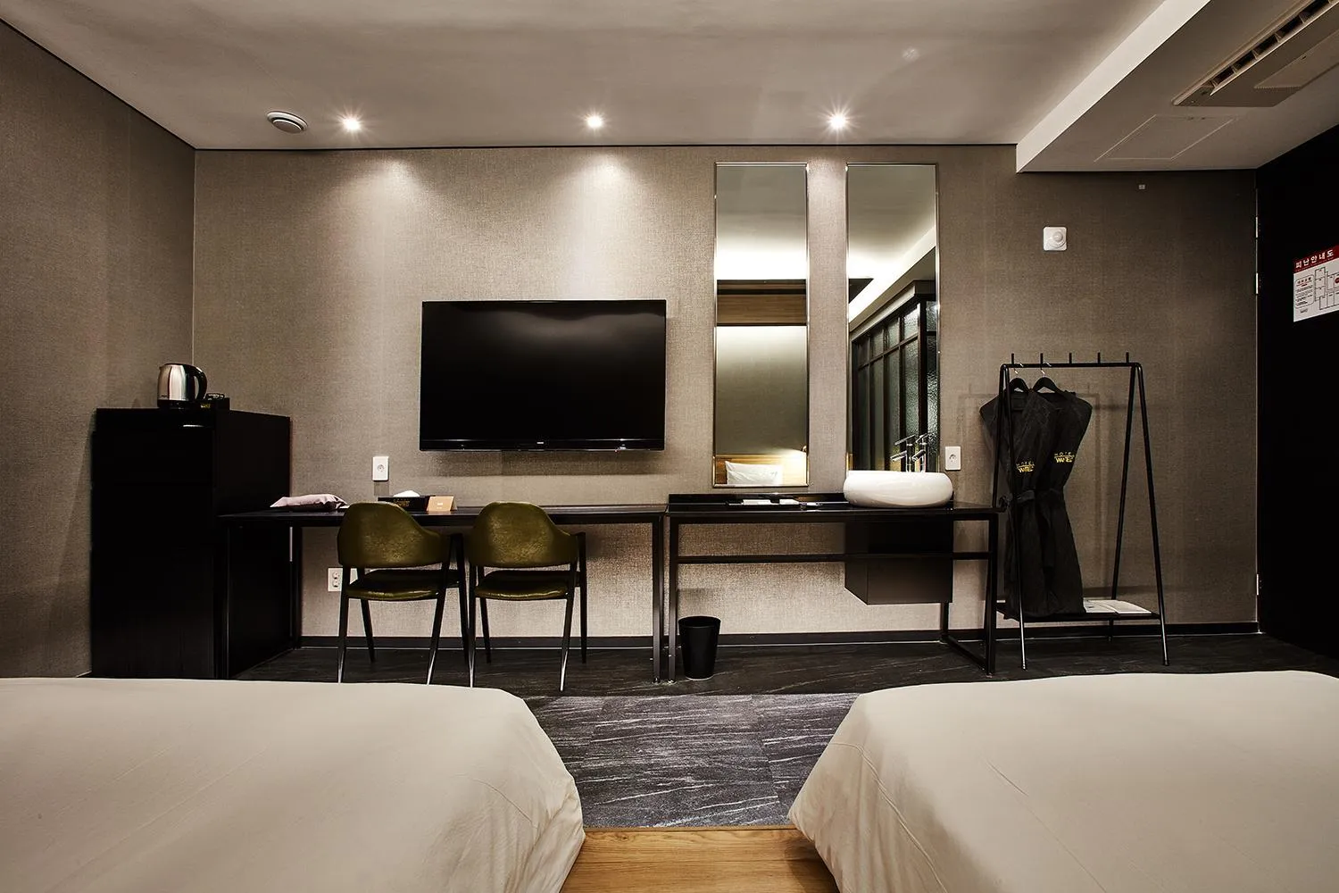 Deluxe Family Room in Hotel Wanted