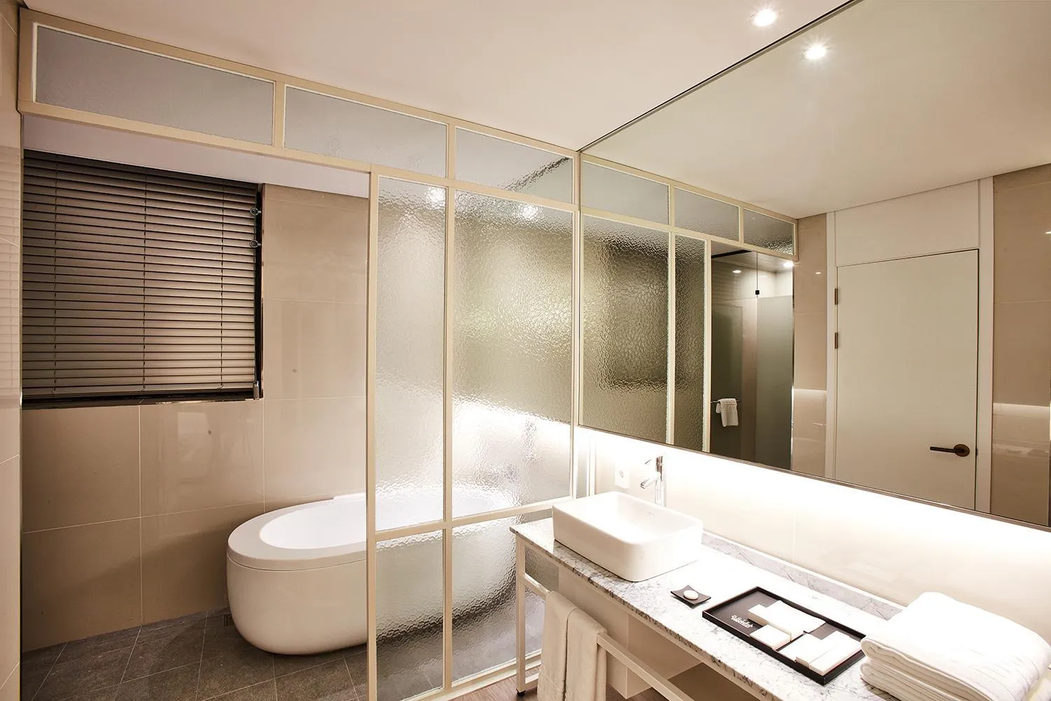 Deluxe King Room in Hotel Wanted