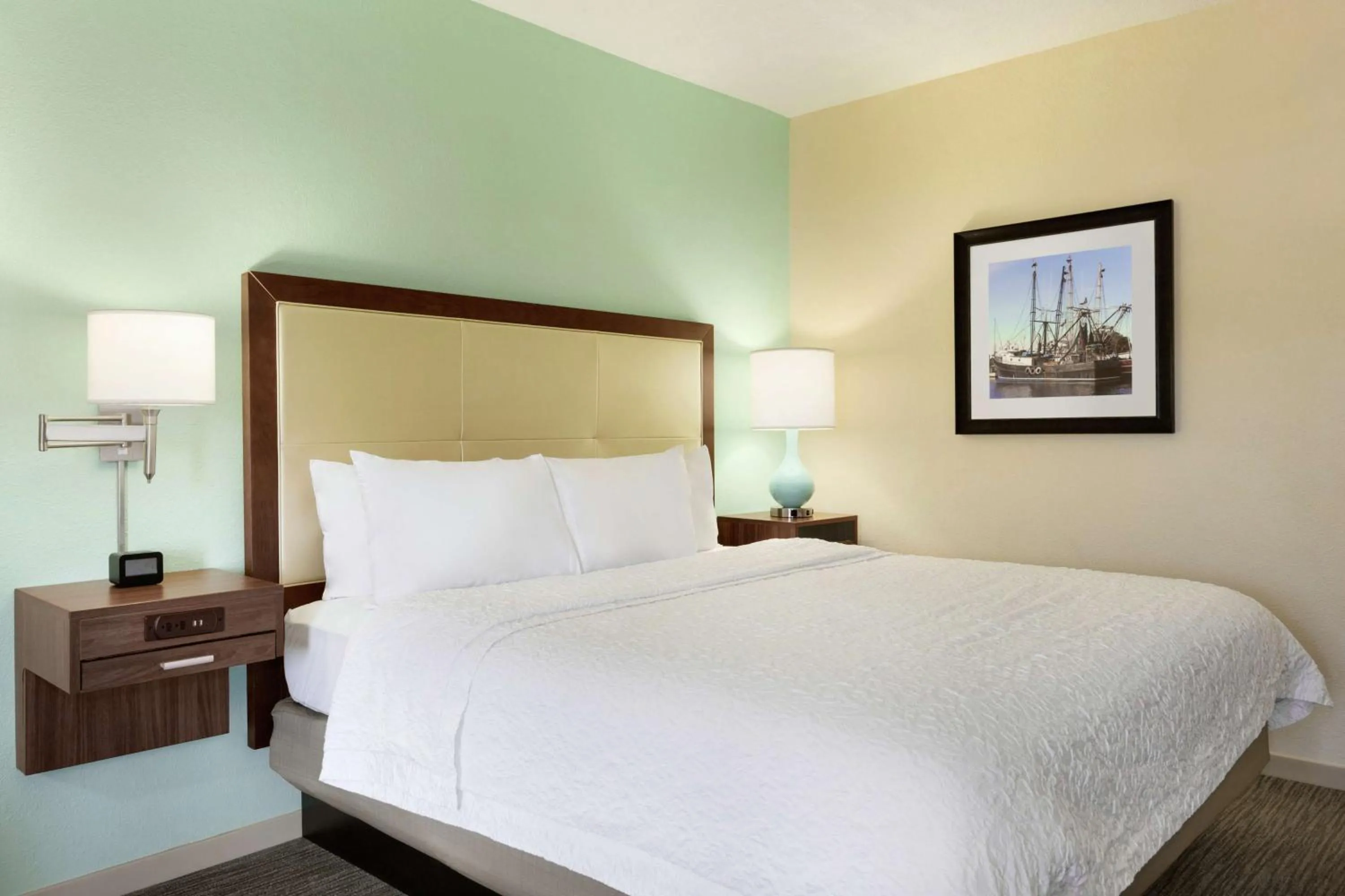 King Room - Non-Smoking in Hampton Inn & Suites Tarpon Springs