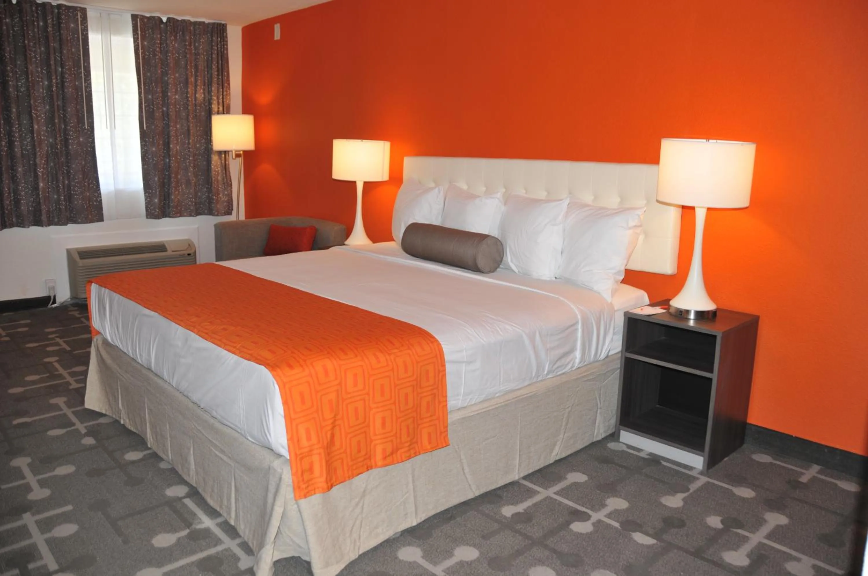 King Room - Disability Access/Non-Smoking in Howard Johnson by Wyndham Florence