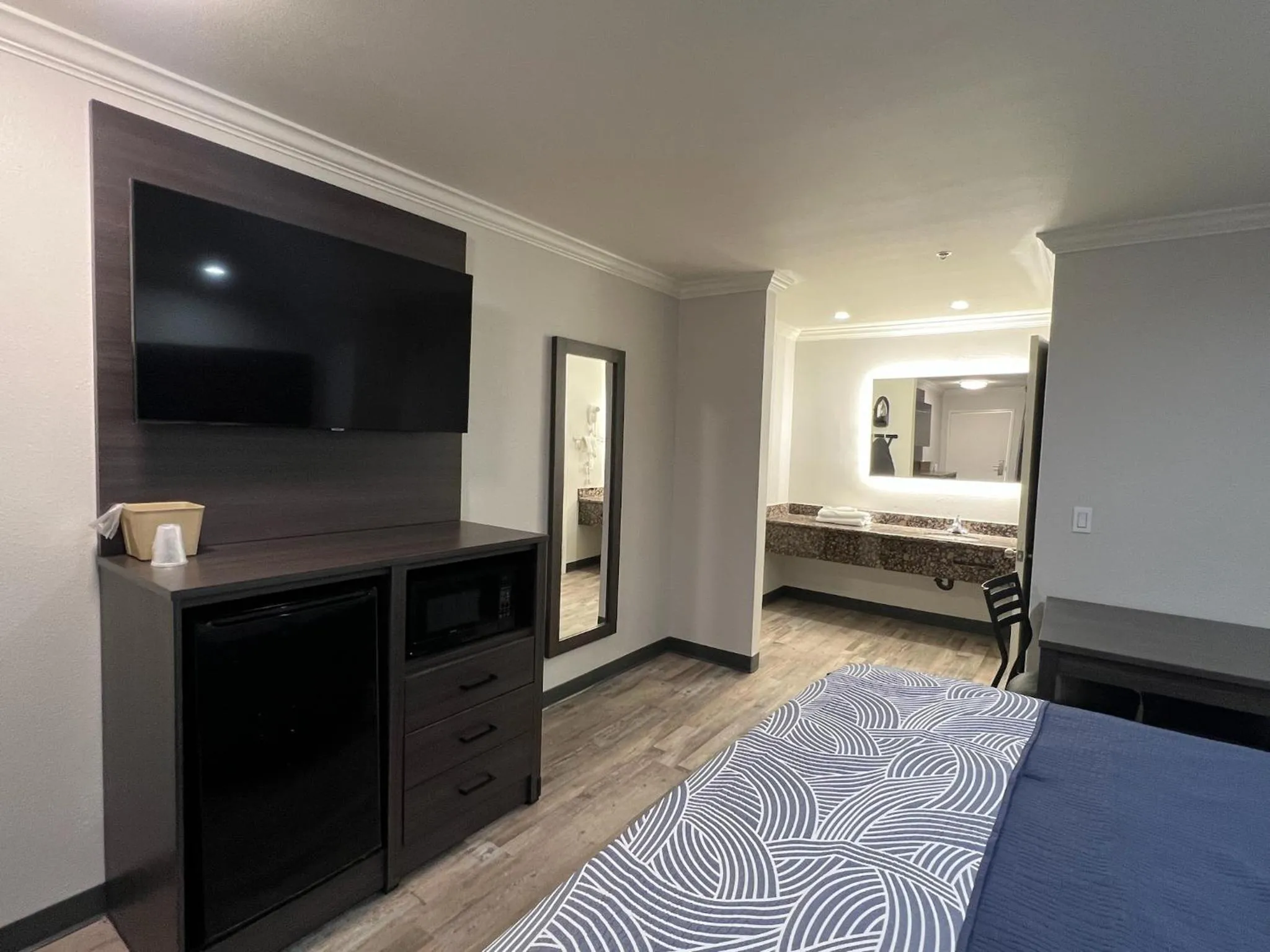 King Room - Smoking  in Cloud 9 Inn LAX