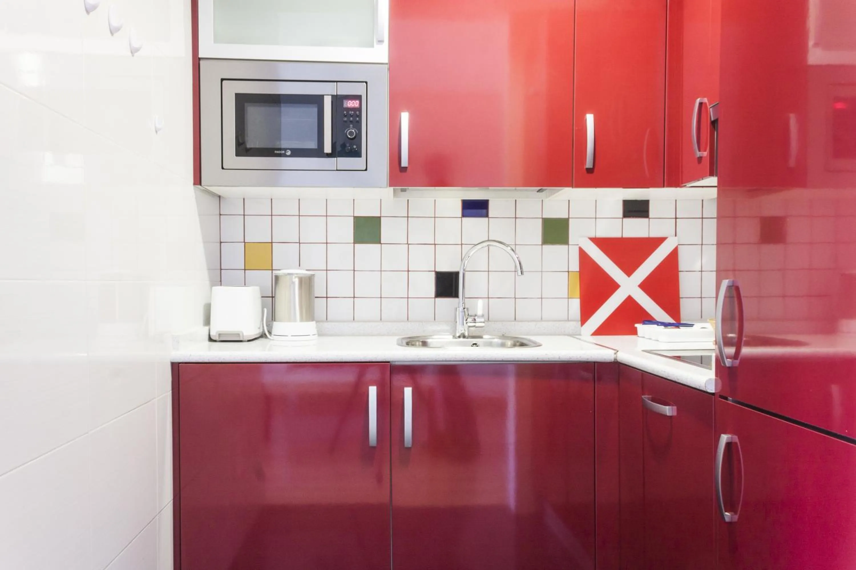 Four-Bedroom Apartment in Mola Suites