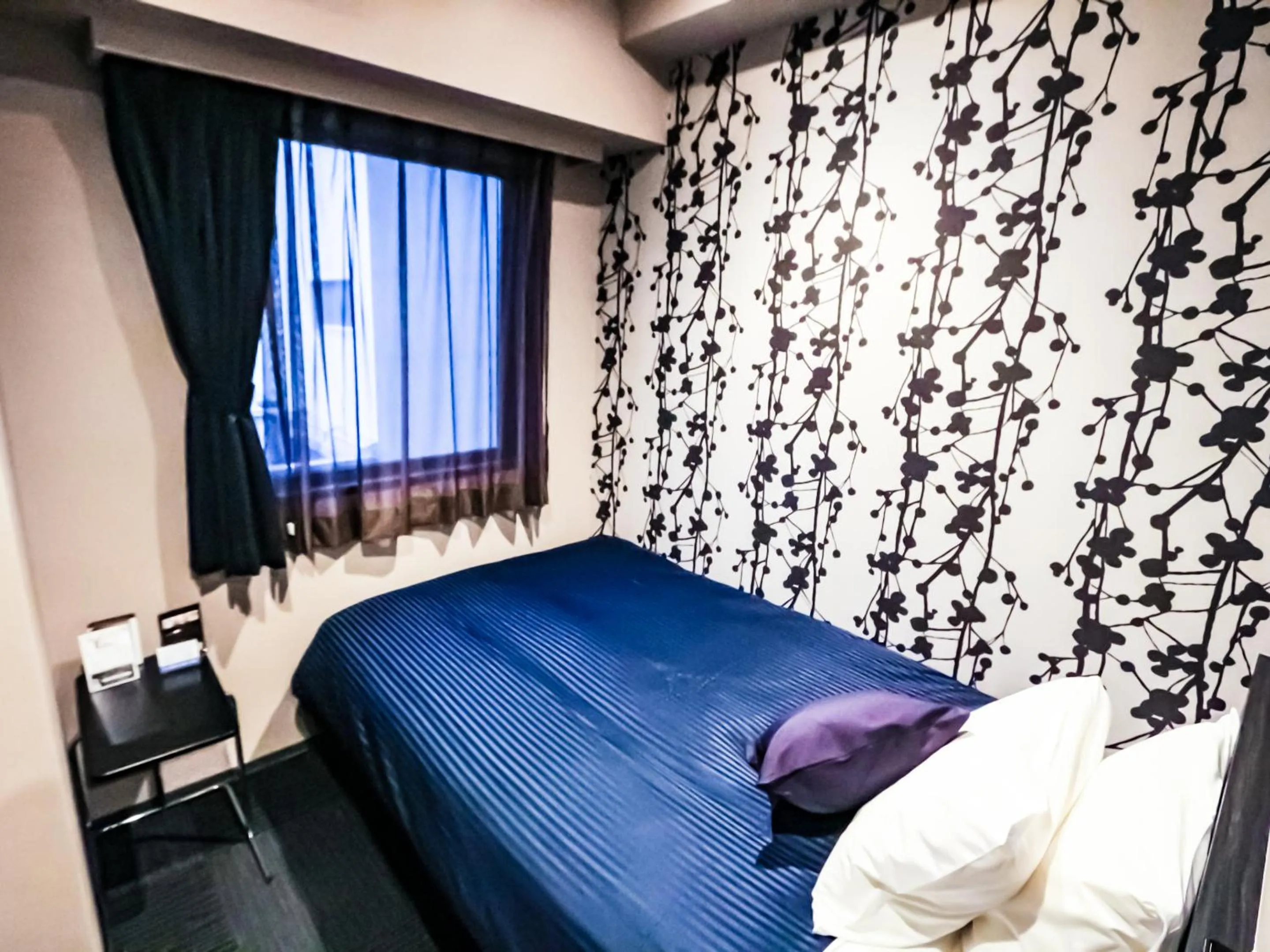 Single Room with Small Double Bed - single occupancy - Smoking  in HOTEL LiVEMAX Tokyo-Otsuka Ekimae