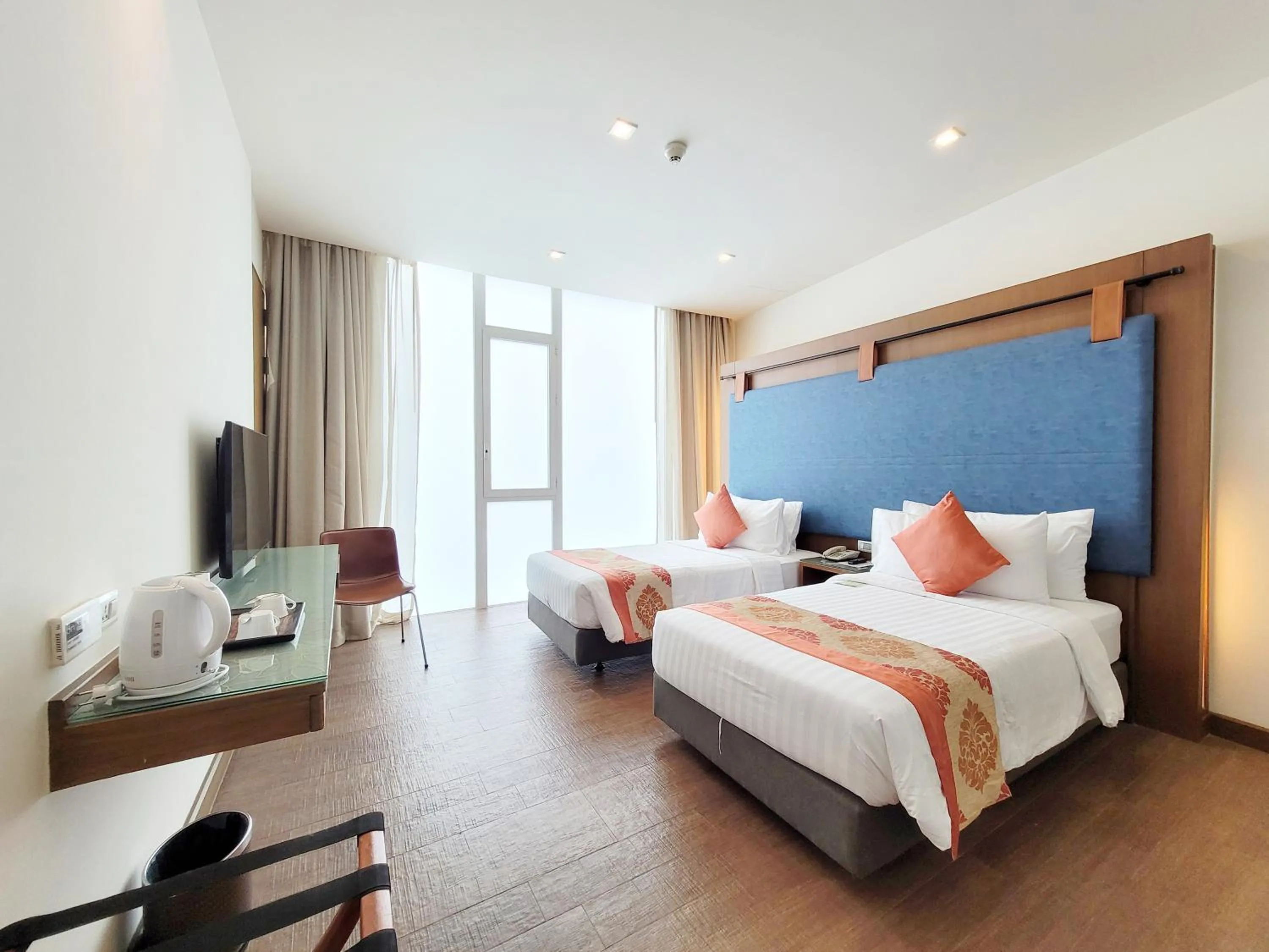 Saffron Premier Twin Room in On 8 Sukhumvit Nana Bangkok