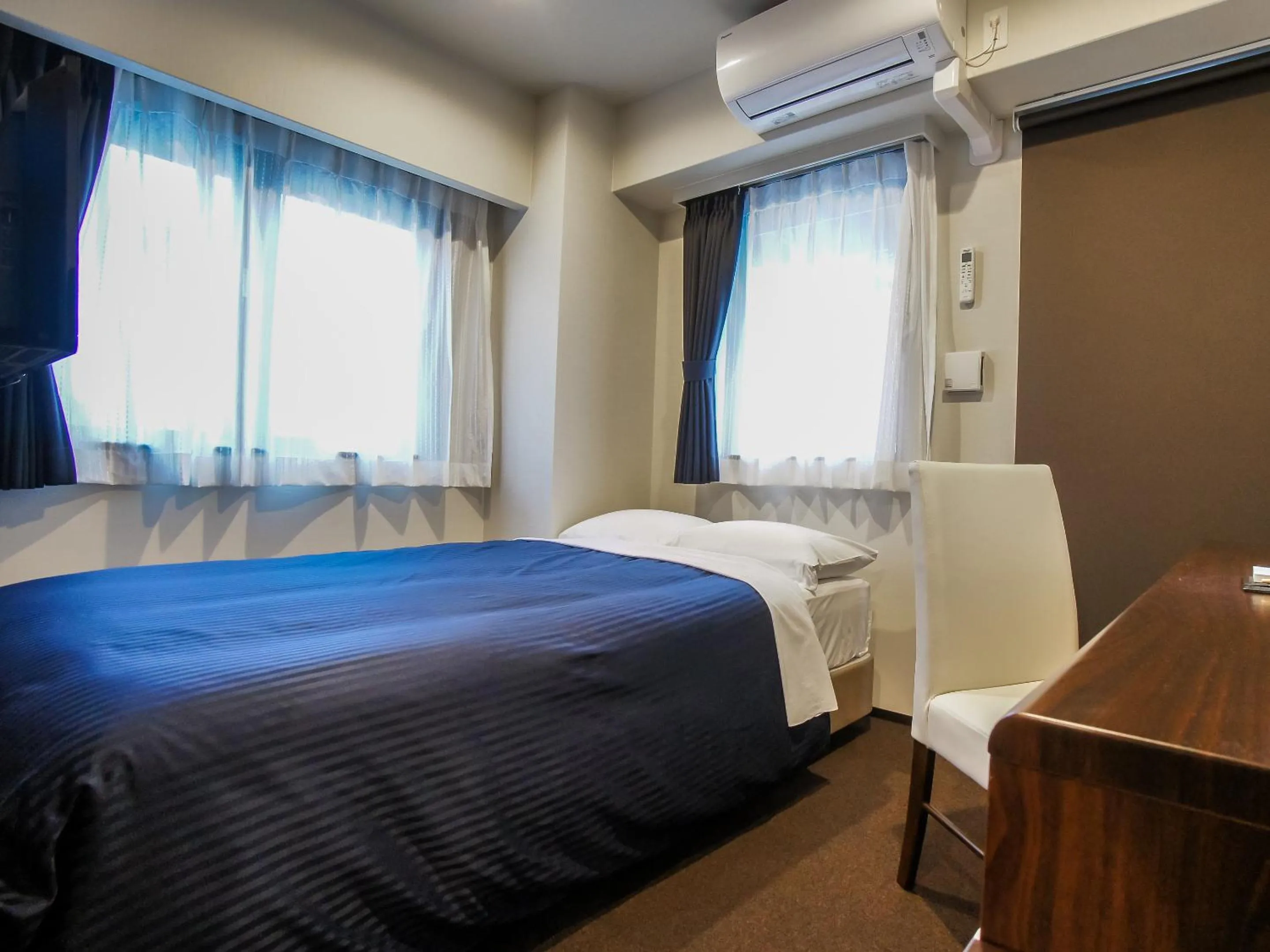 Double Room with Small Double Bed - single occupancy - Smoking in HOTEL LiVEMAX Umeda Doyama