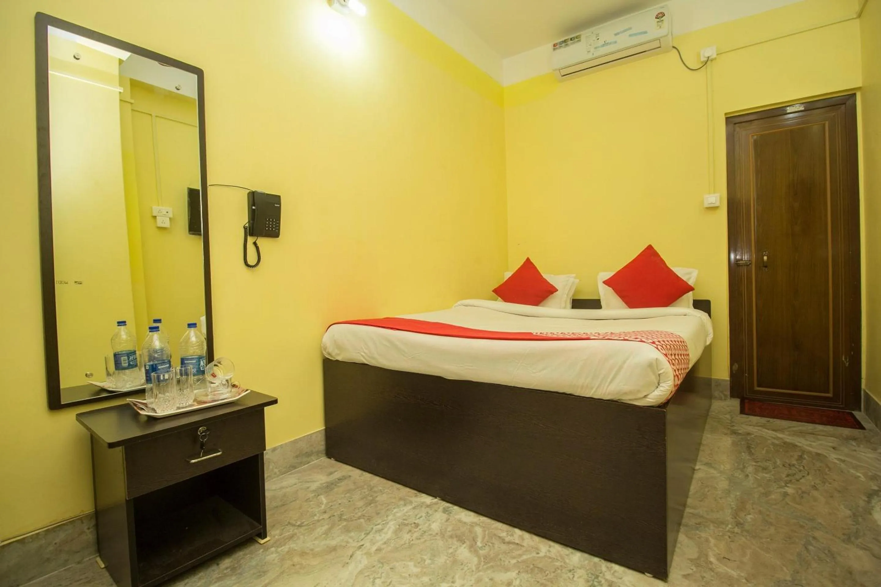 Classic Triple Room - single occupancy in Super Hotel O Kshounish Residency