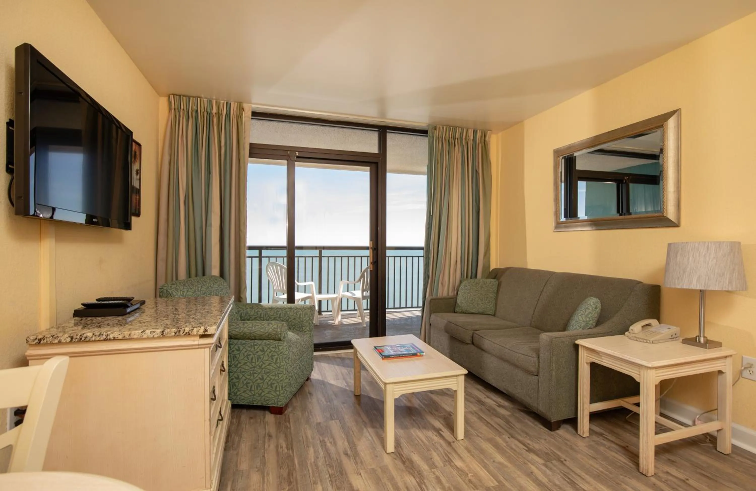 One Bedroom Ocean Front Suite in Grande Shores Ocean Resorts Condominiums