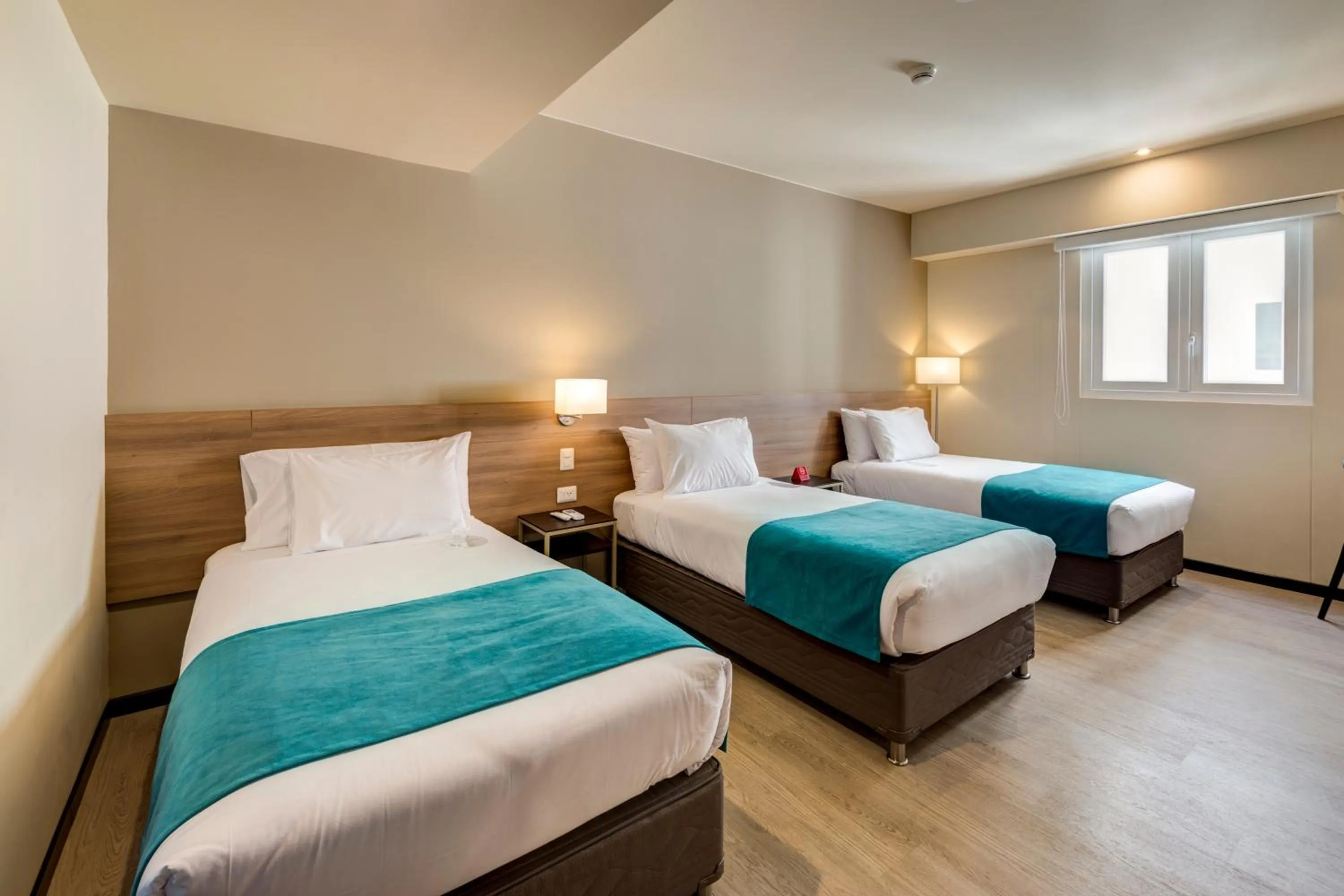 Triple Room in Arawi Miraflores Express