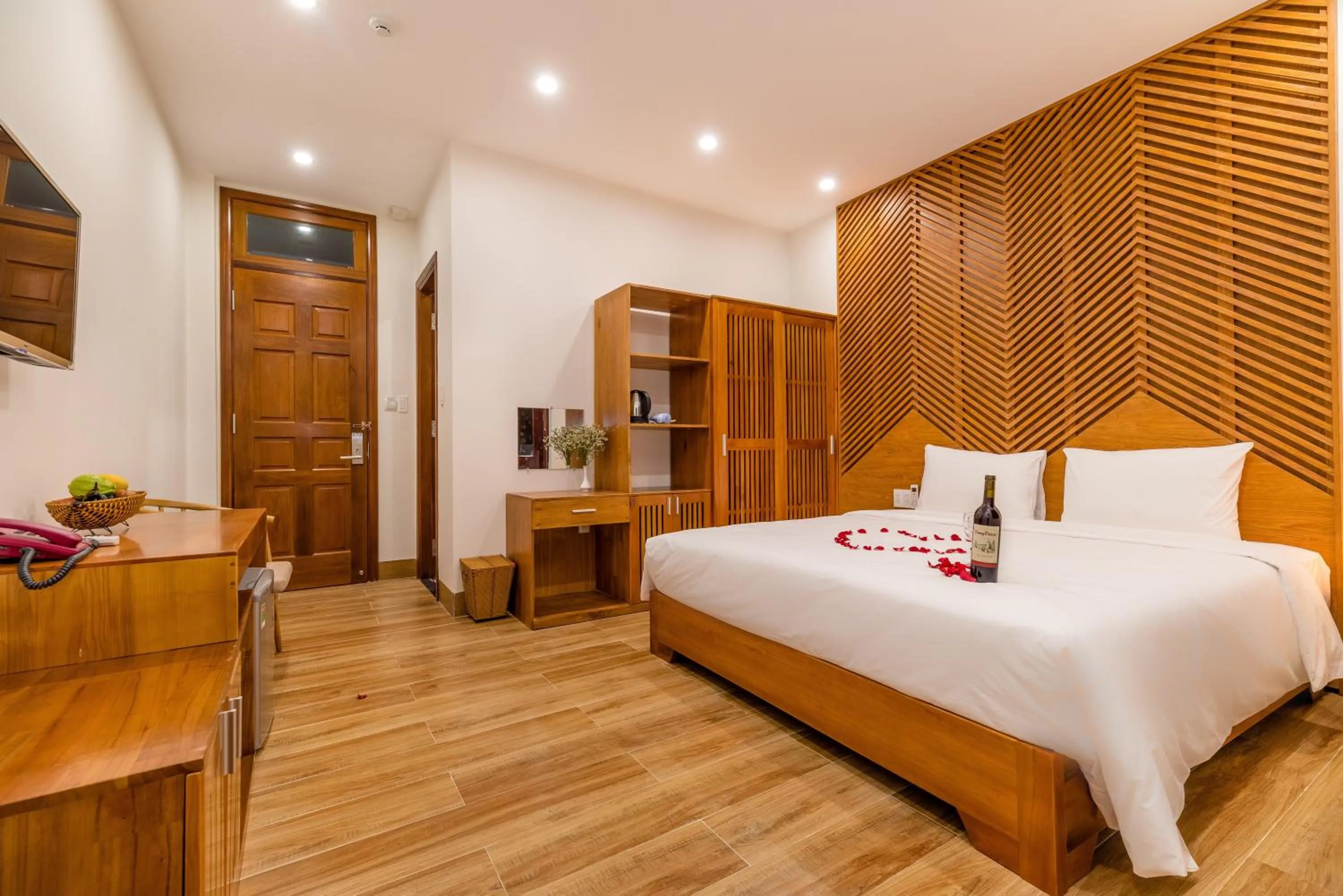 Deluxe Queen Room with Balcony in Phong Phu Villa Hoi An