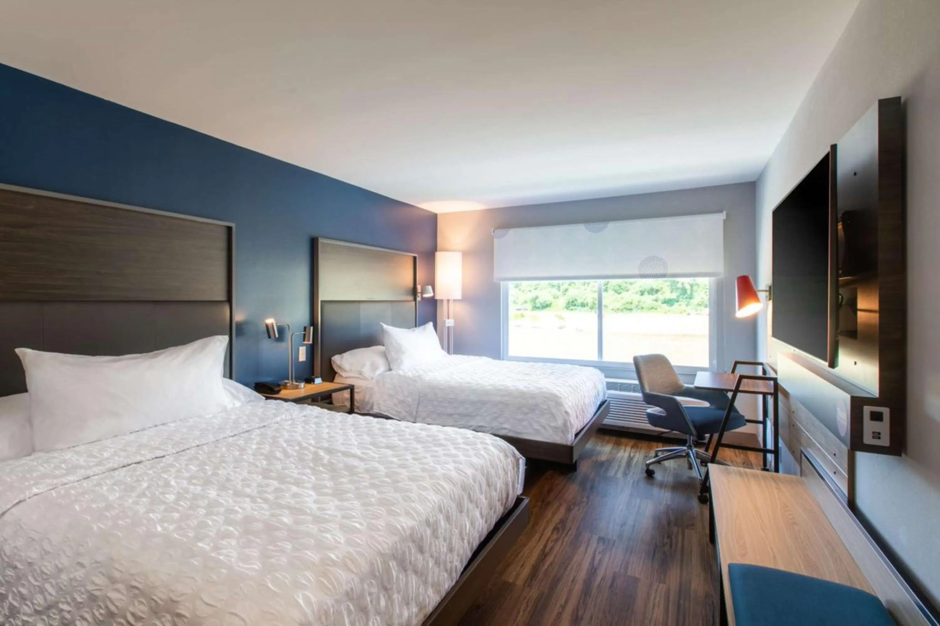 Queen Room with Two Queen Beds - Hearing Access in Tru By Hilton Seneca Clemson Sc