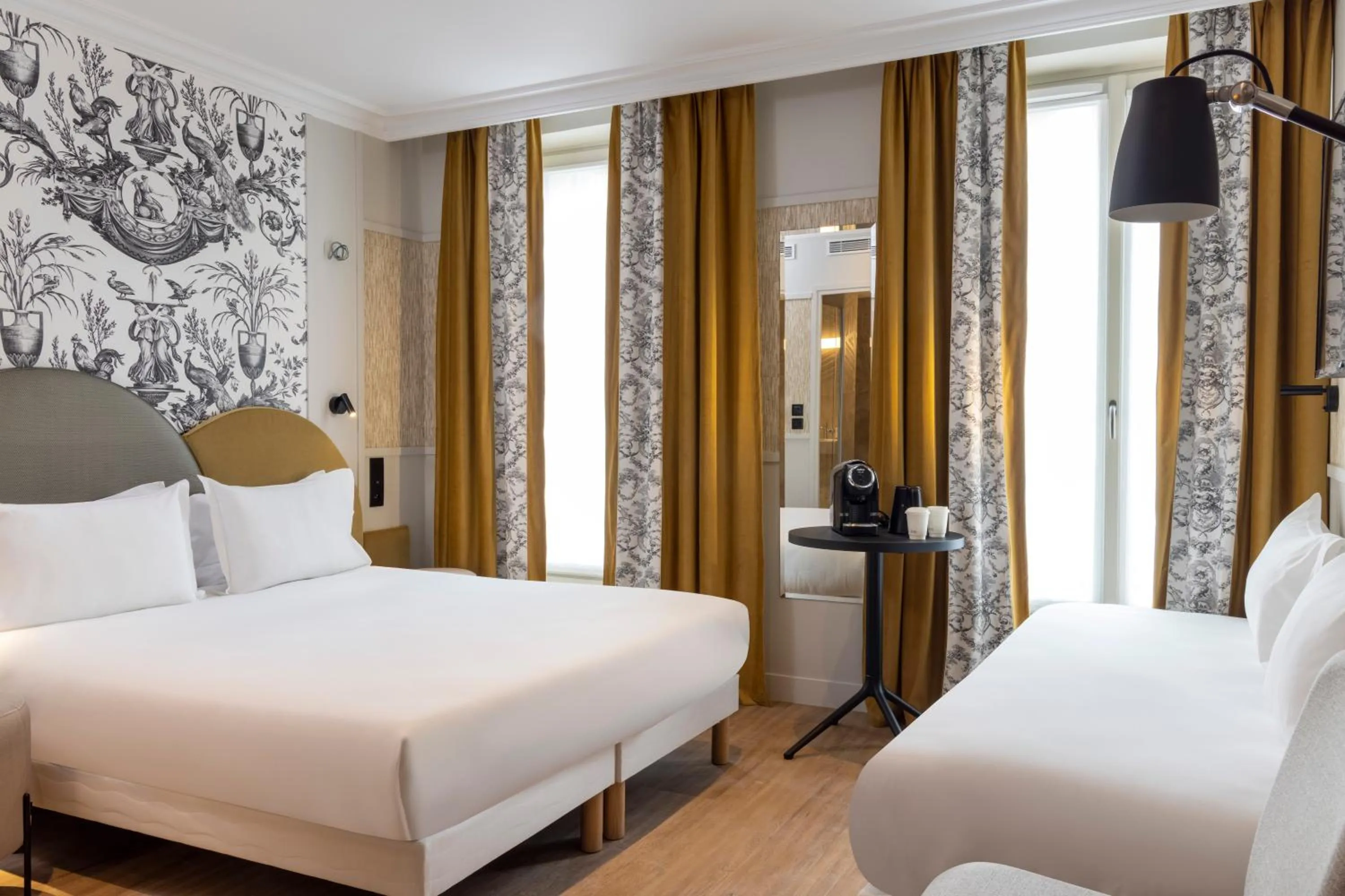 Deluxe Triple Room in Grand Hôtel Lévêque