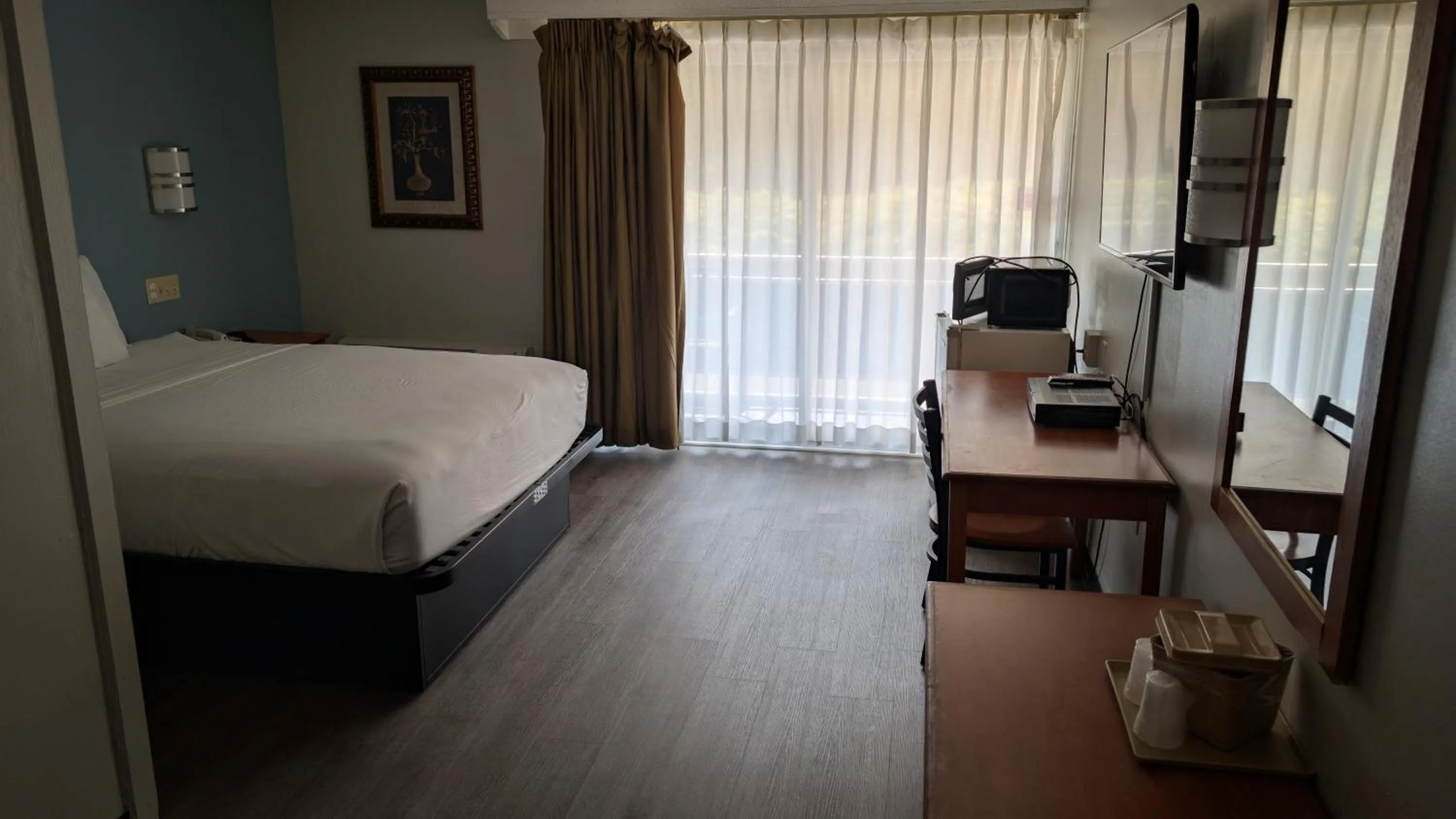 Queen Room in Crystal Inn - Neptune