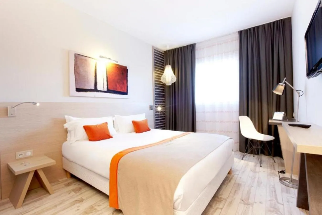 Double Room in Kyriad Prestige Vannes Centre-Palais des Arts