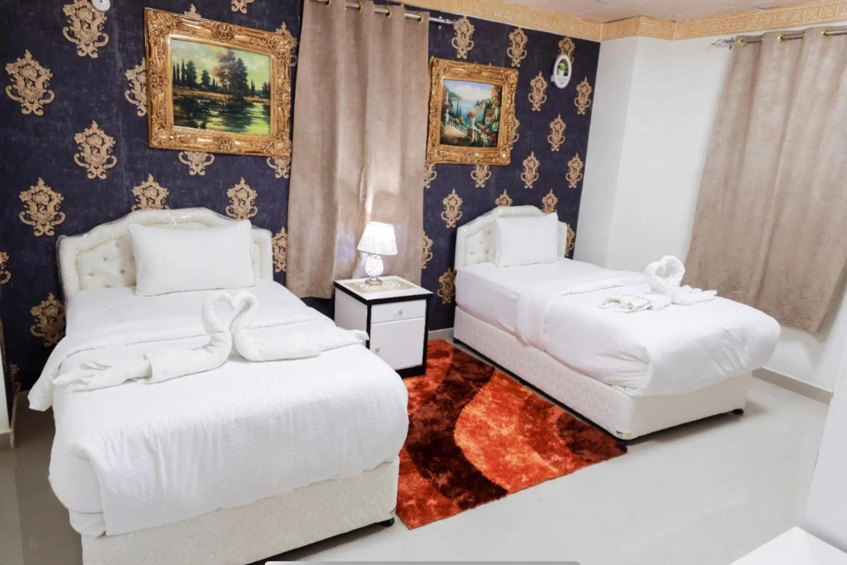 Executive Suite in Capital O 141 Golden Rays Hotel