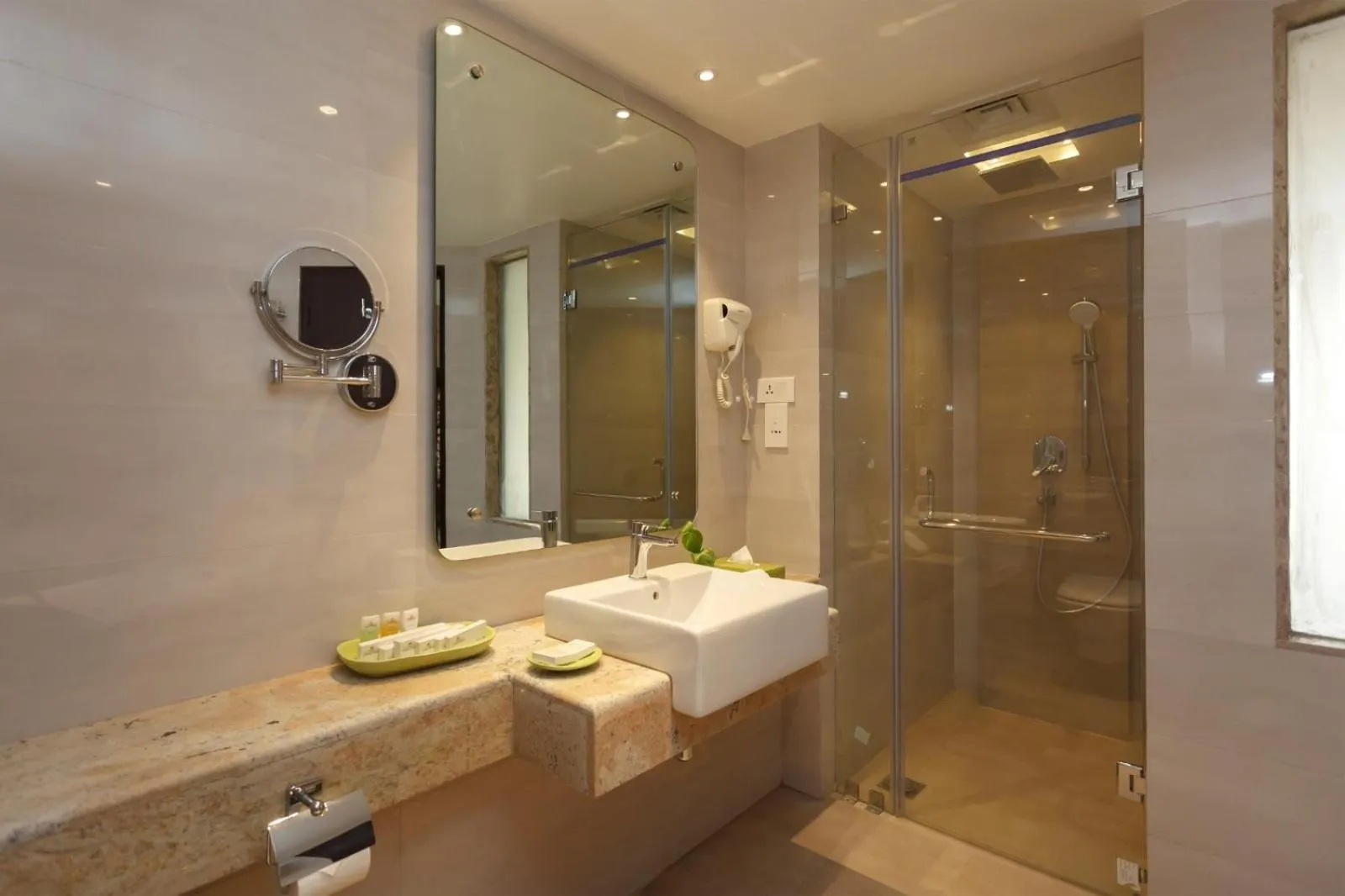 Deluxe Double or Twin Room - single occupancy in Hotel Crowne Imperial