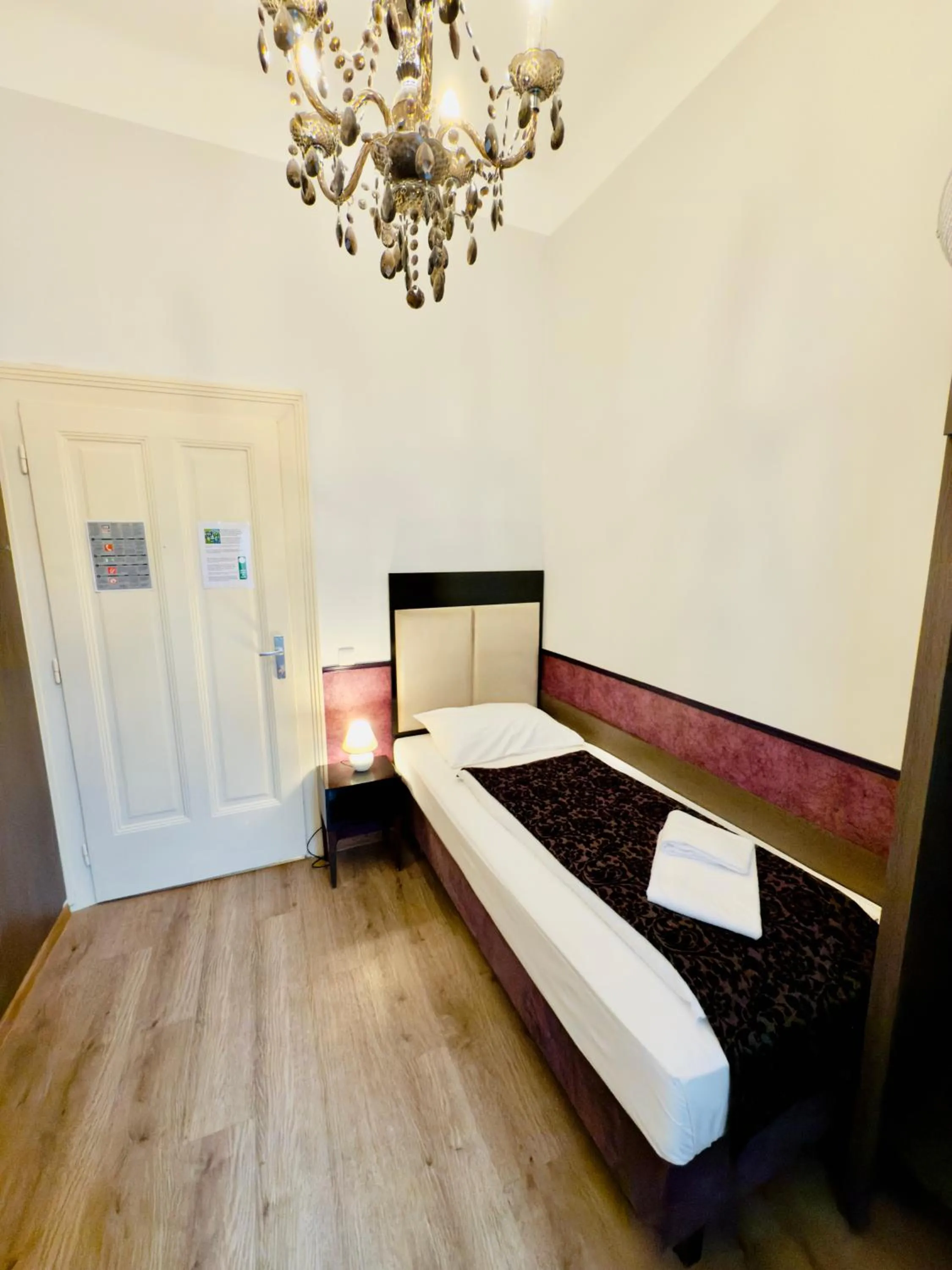 Standard Single Room in Hotel Pension Baron am Schottentor