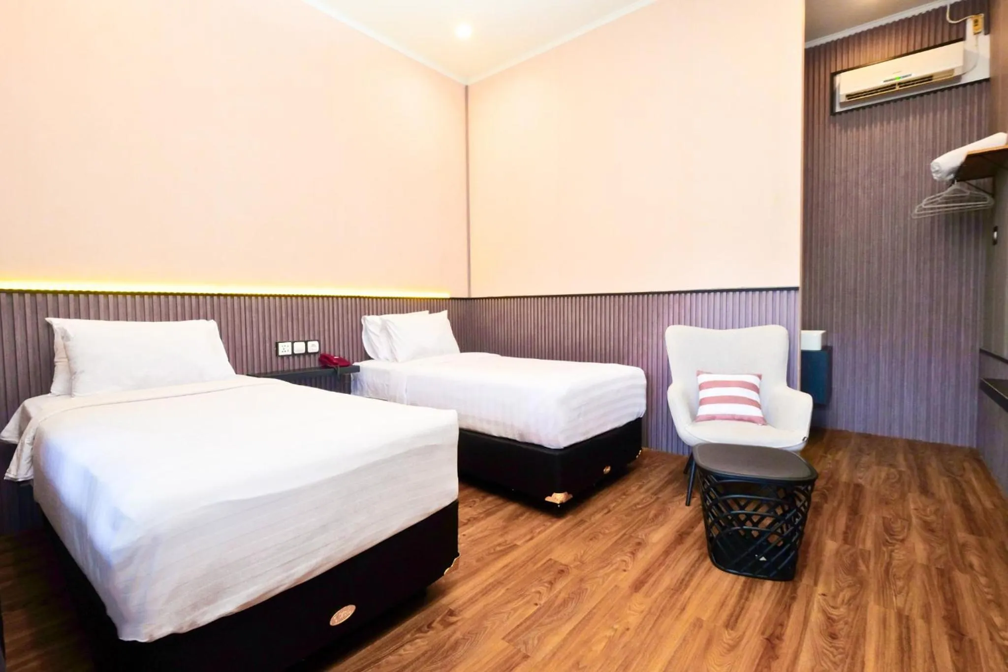 Deluxe Twin Room in Berlian Abadi Hotel by Sinergi