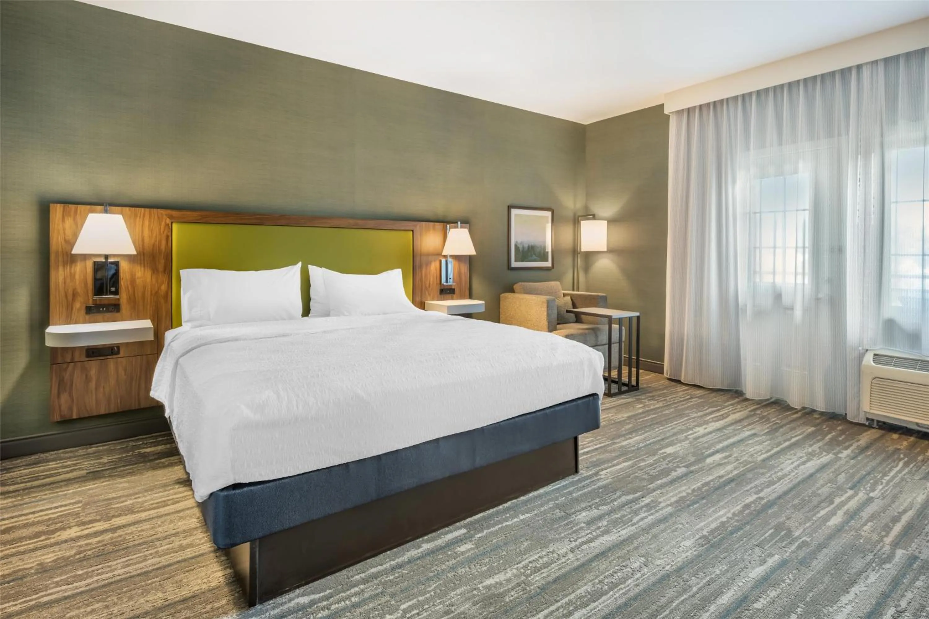 King Room with Balcony - Non-Smoking in Hampton Inn and Suites Coeur d'Alene