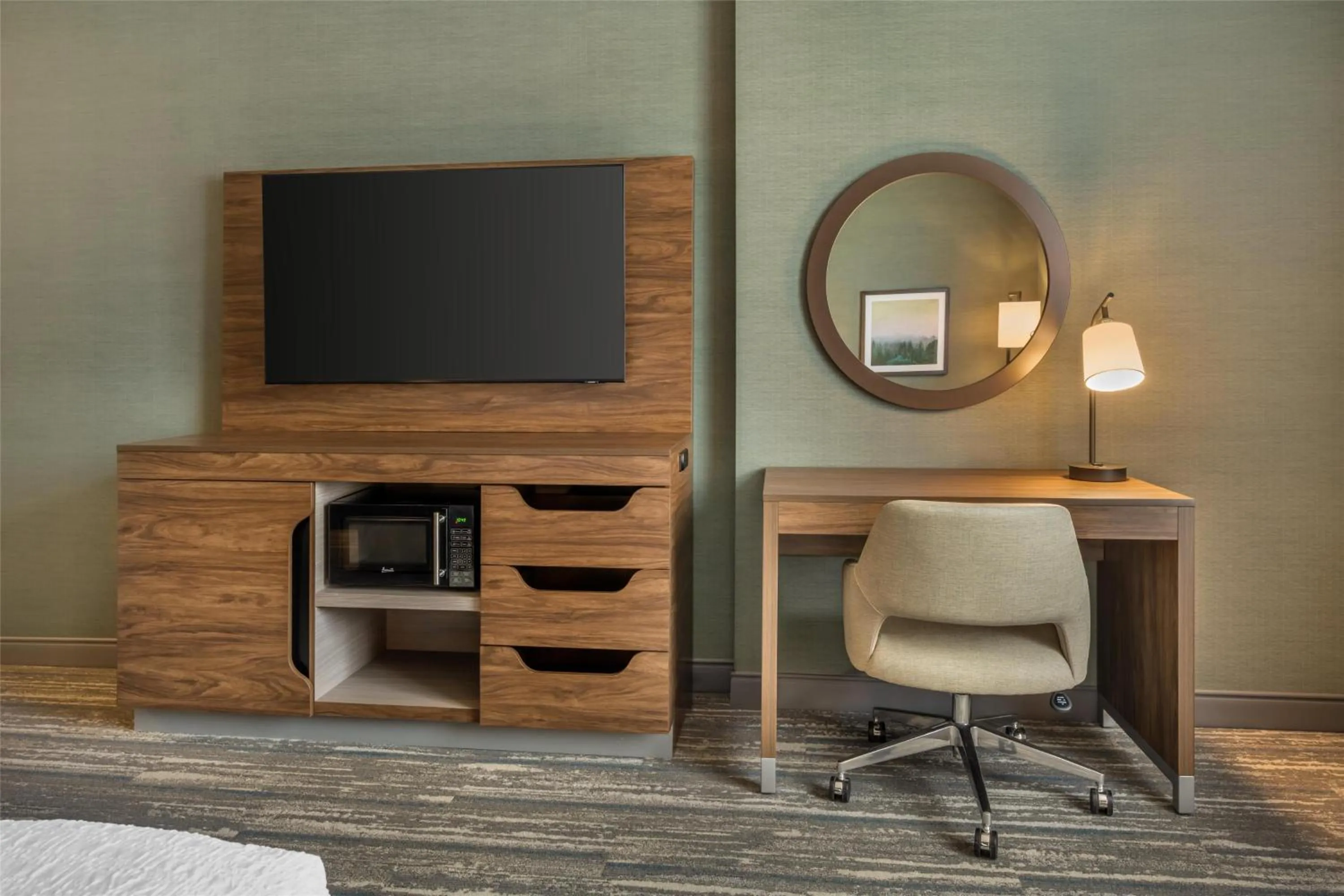 King Room with King Bed - Non-Smoking in Hampton Inn and Suites Coeur d'Alene