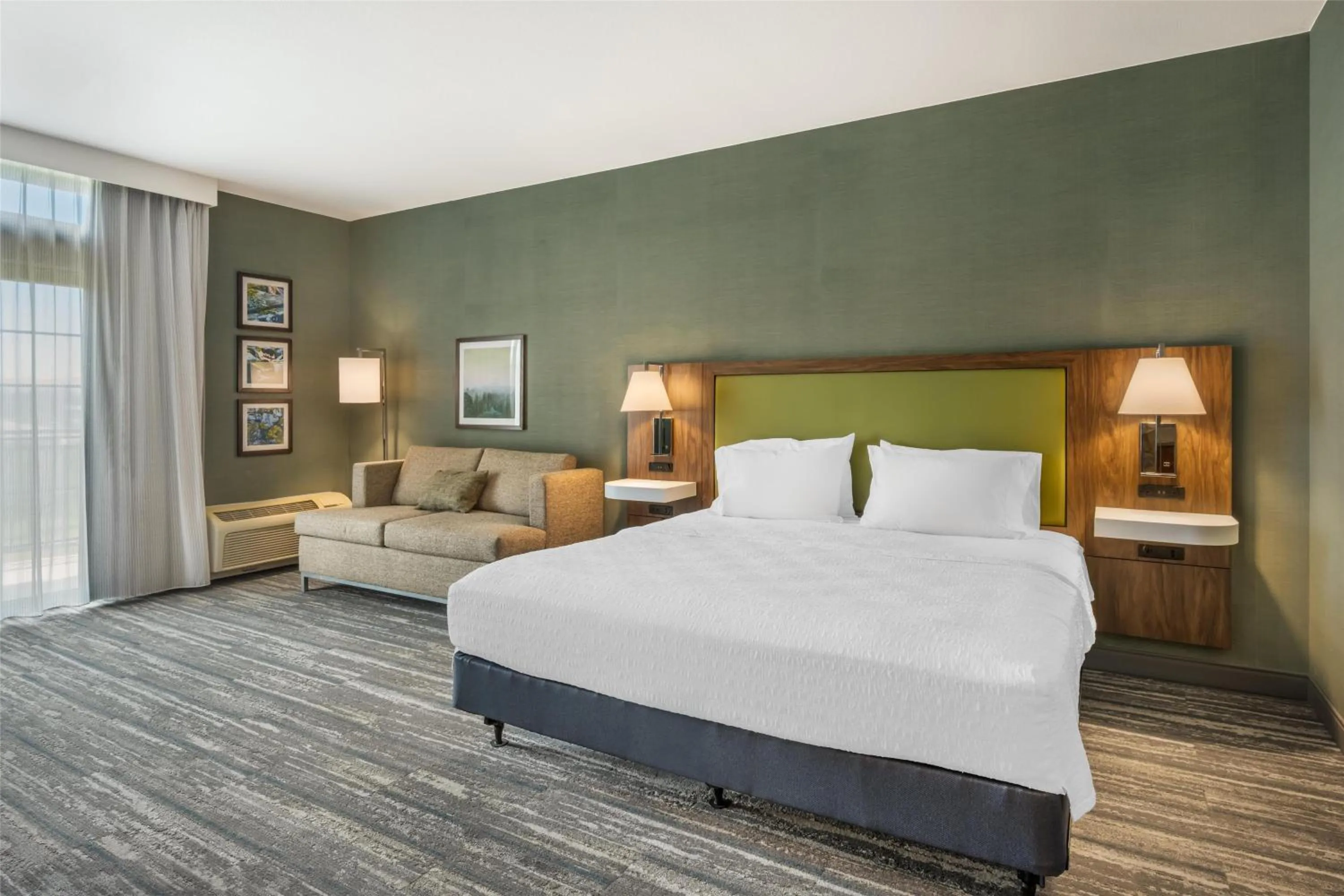 King Bed Studio in Hampton Inn and Suites Coeur d'Alene