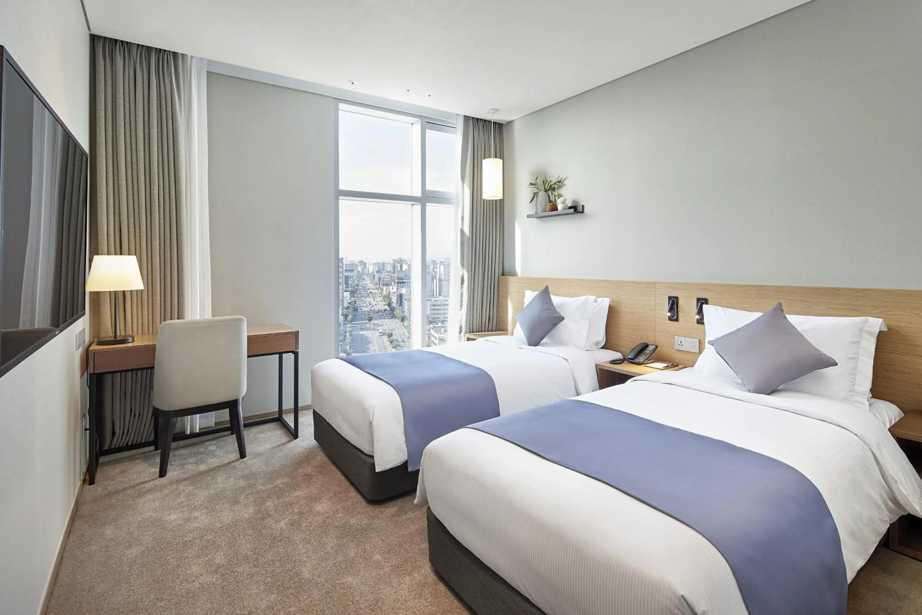 Standard Twin Room with Bathtub in MD Hotel Doksan