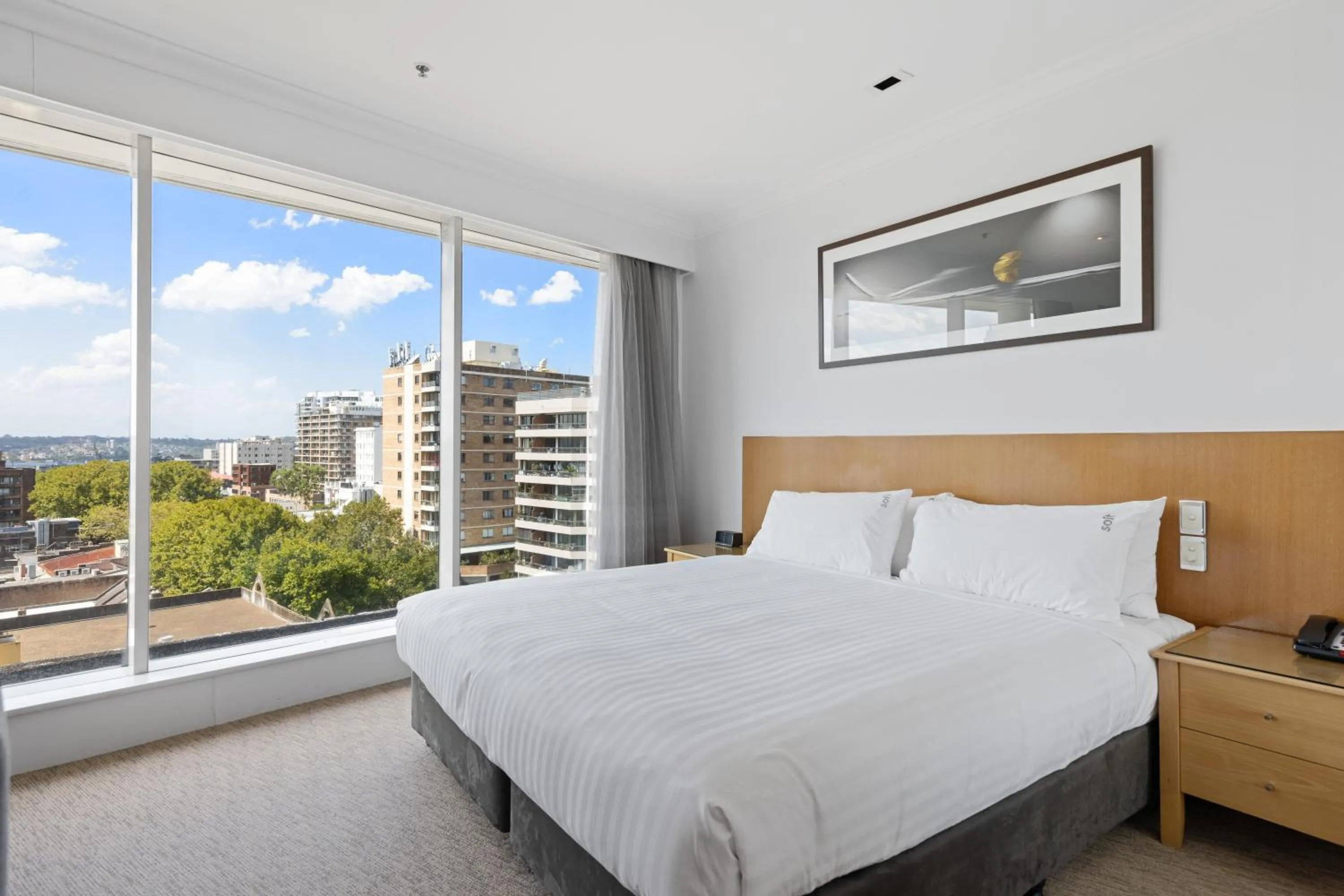 Standard Room in Holiday Inn Sydney Potts Point