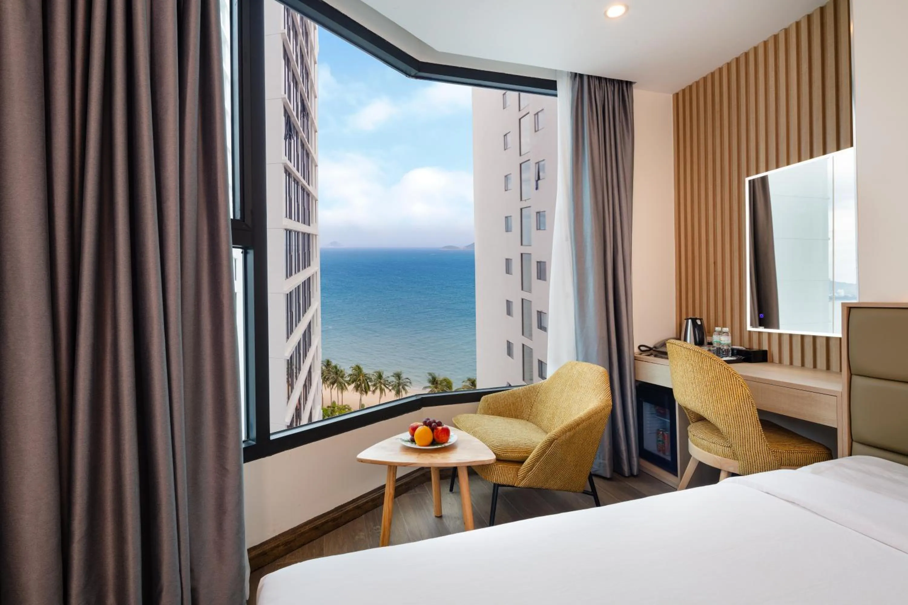 Deluxe Double or Twin Room with Sea View - single occupancy in Lucky Sun Hotel Nha Trang Beach
