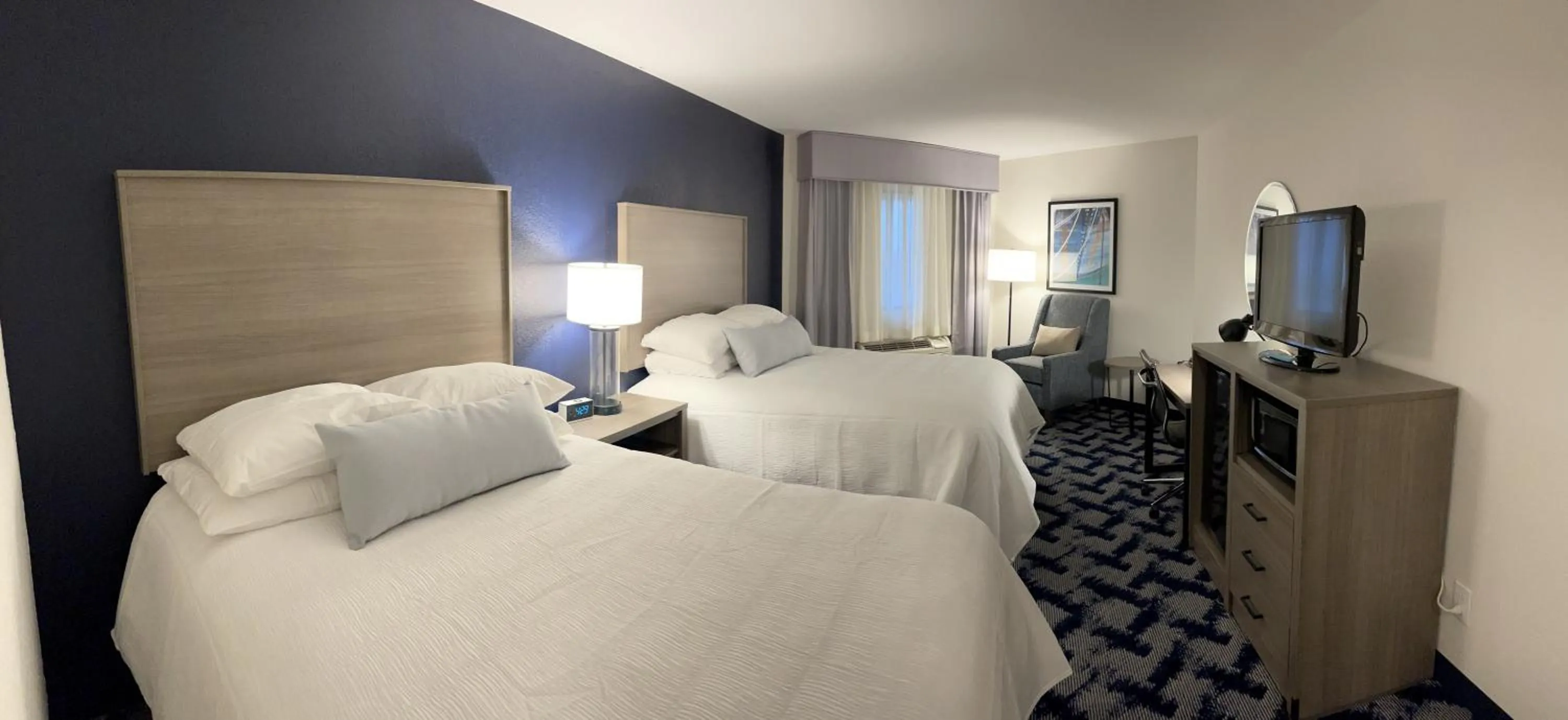 Queen Room - Disability Access in The Inn on Maritime Bay, an Ascend Collection Hotel