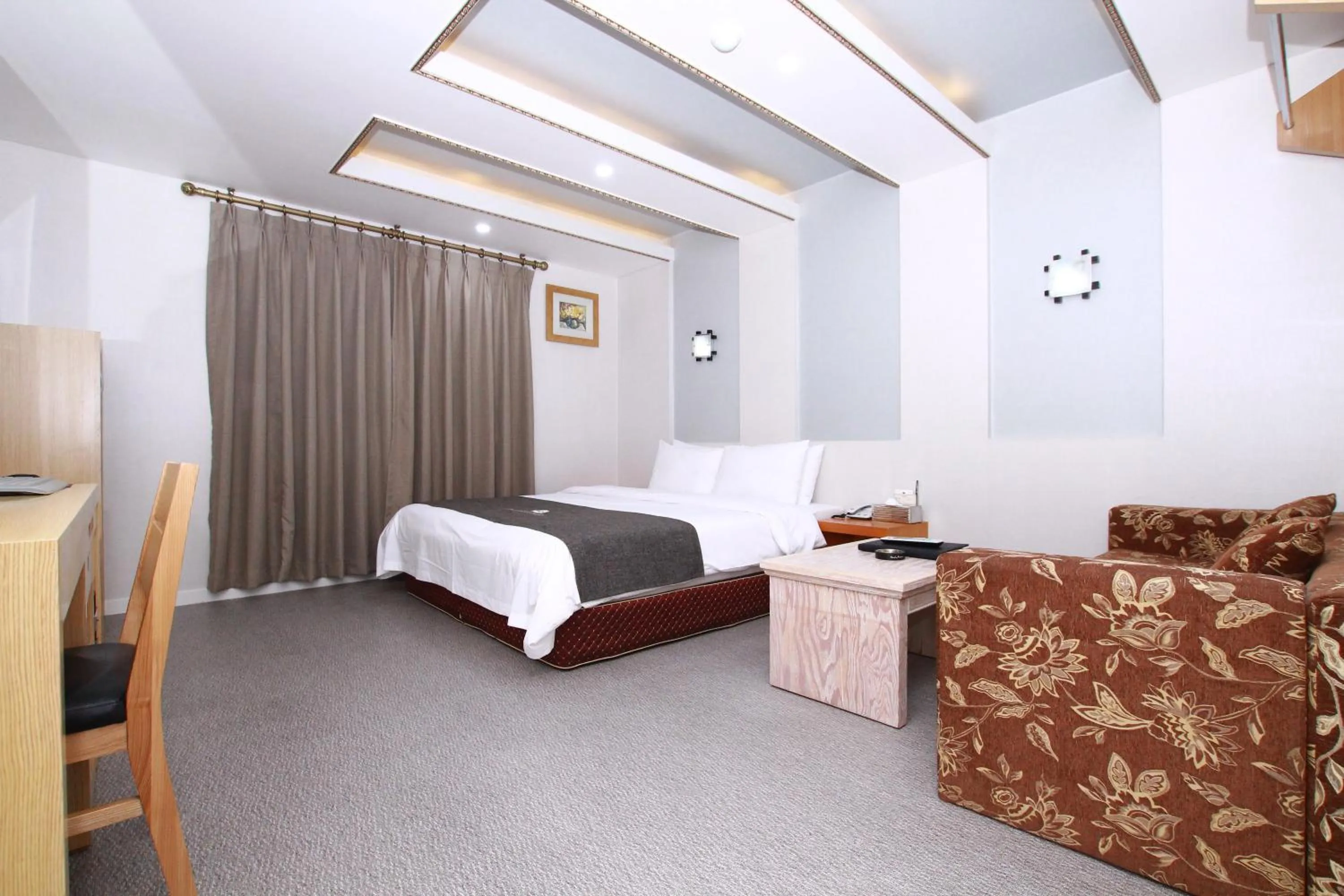 Superior Double Room in Symphony Hotel