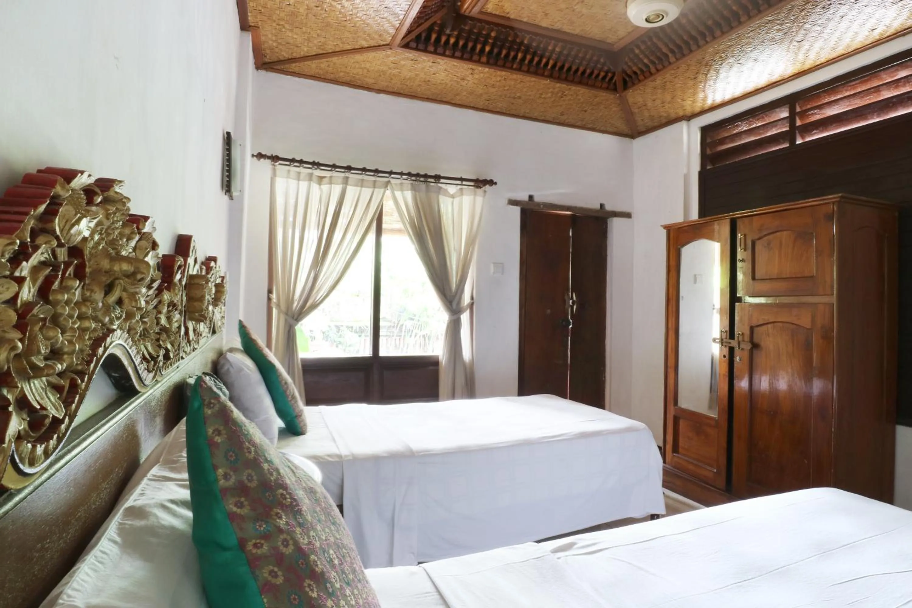 Standard Twin Room in Pering Bungalow Ubud