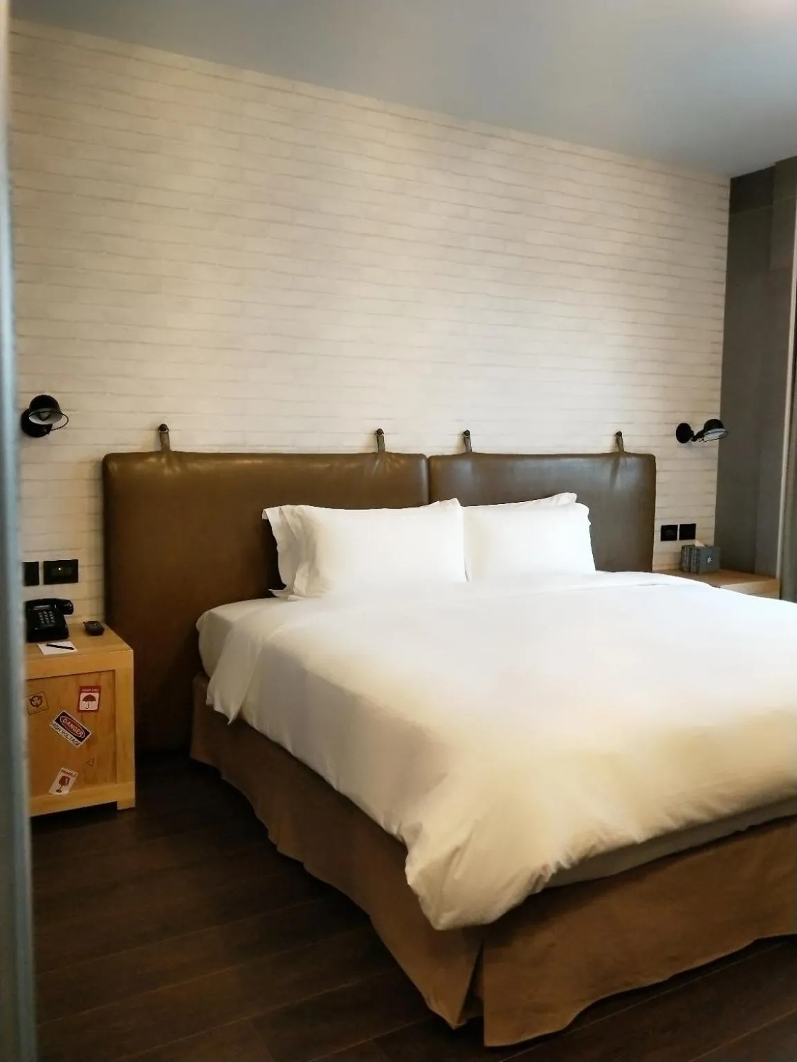 Deluxe King Room in Just Sleep - Sanchong