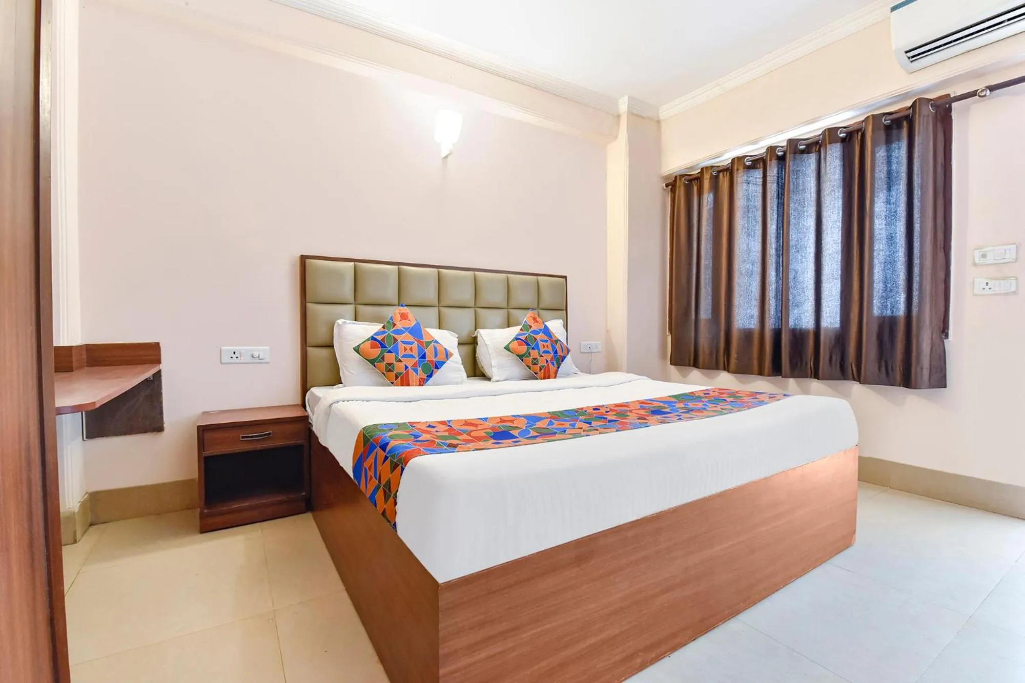 Deluxe Room - single occupancy in FabExpress Central Plaza